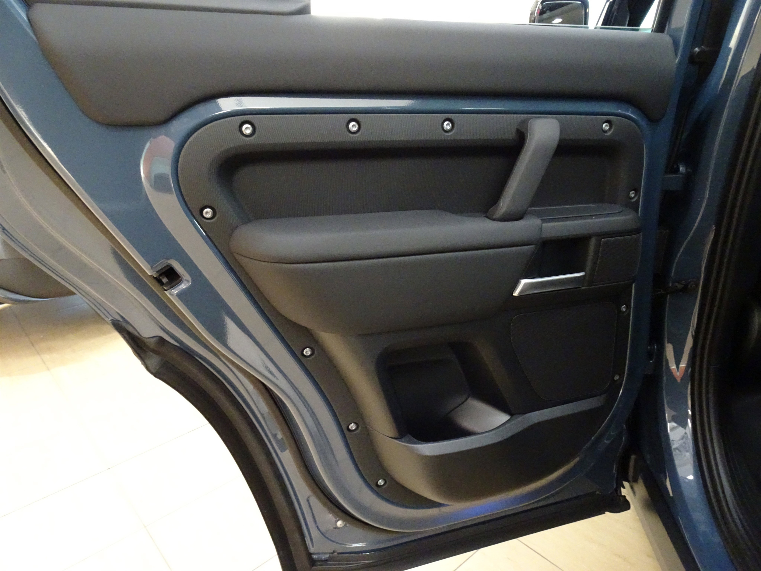 2026 Land Rover Defender S - Photo 21