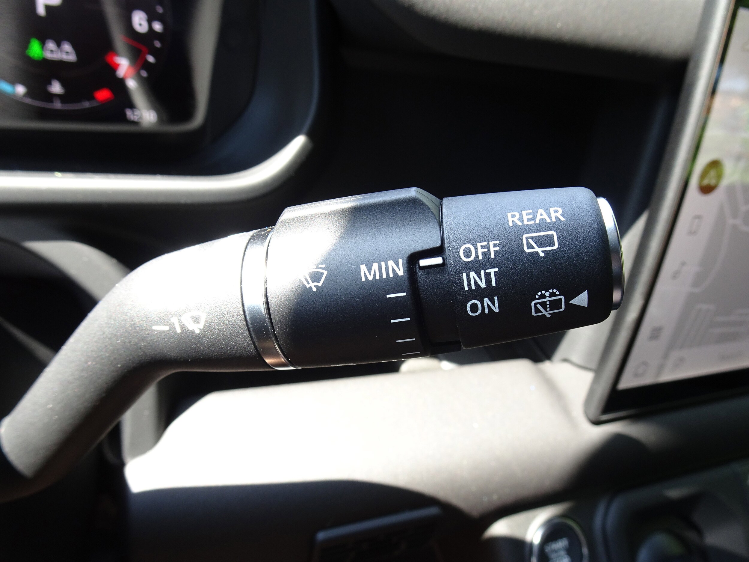 2025 Land Rover Defender S - Photo 31