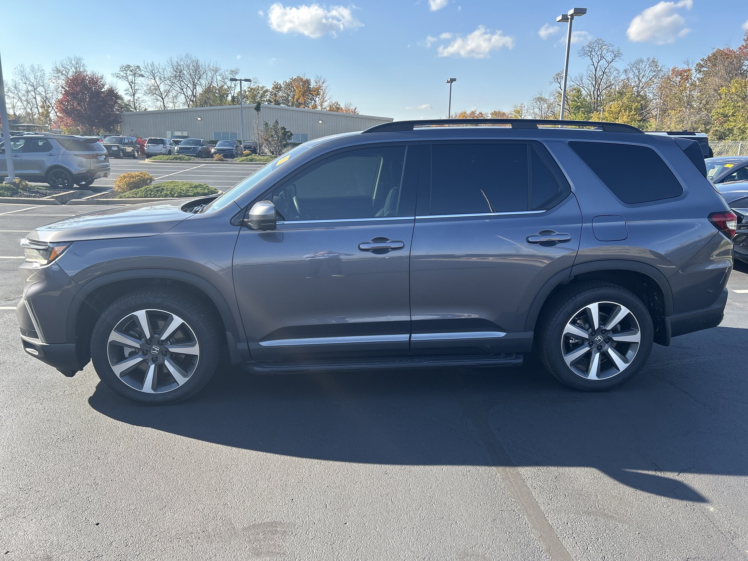 2025 Honda Pilot Elite photo 2