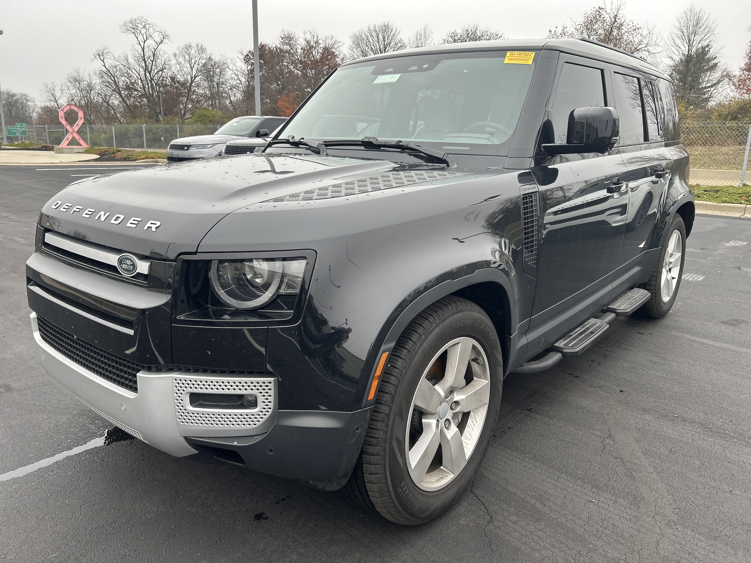 2025 Land Rover Defender S's photo