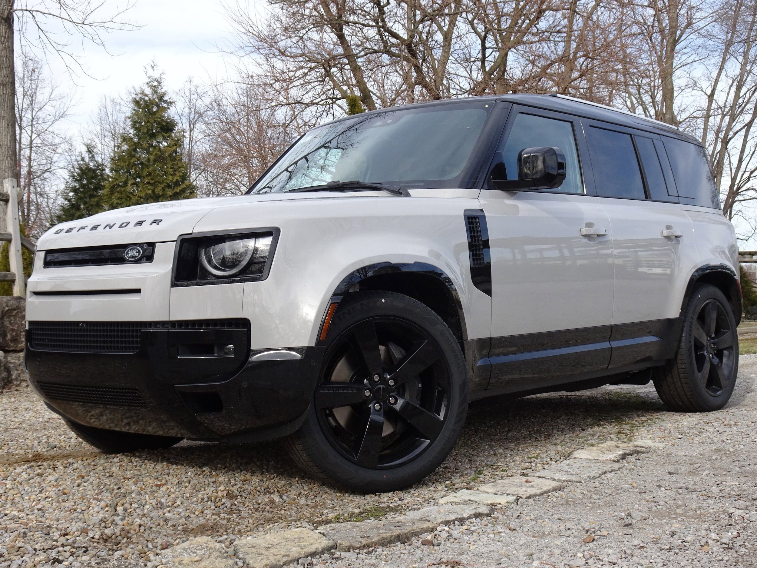 2026 Land Rover Defender X's photo