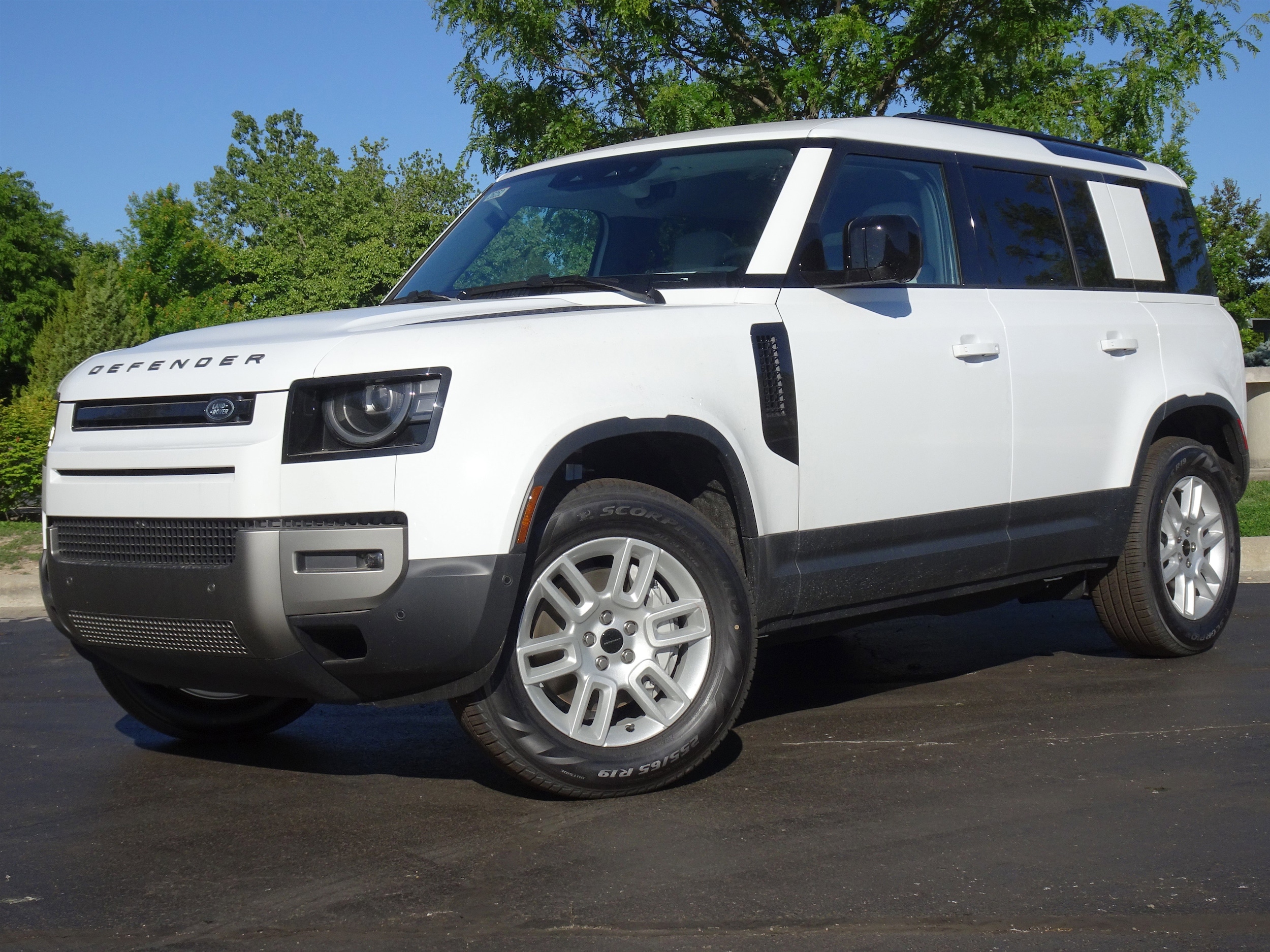 2026 Land Rover Defender 110 S P300's photo