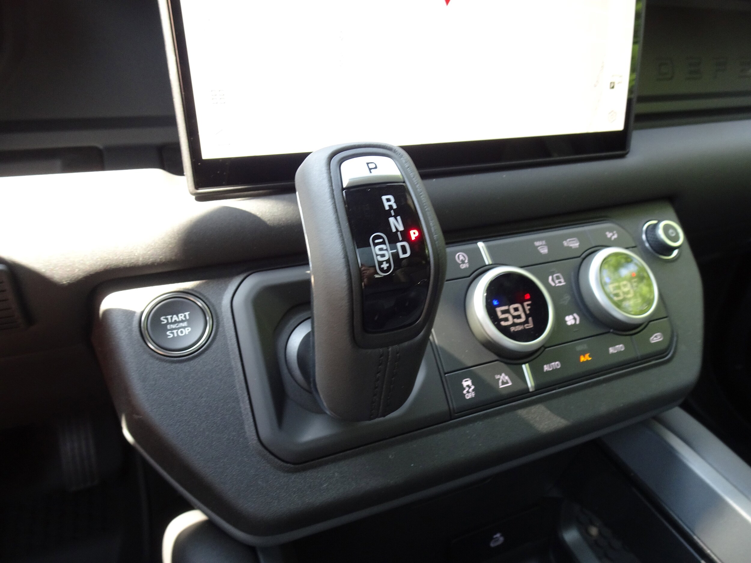 2025 Land Rover Defender S - Photo 25