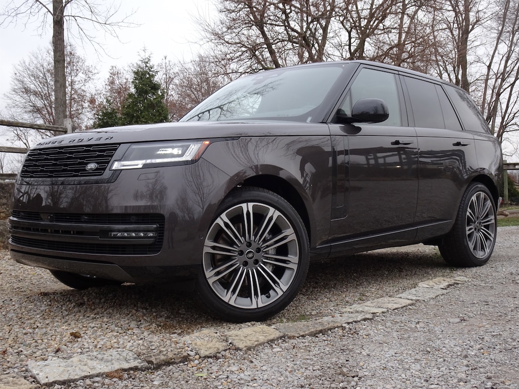 New 2025 Land Rover Range Rover SE P400 SE SWB