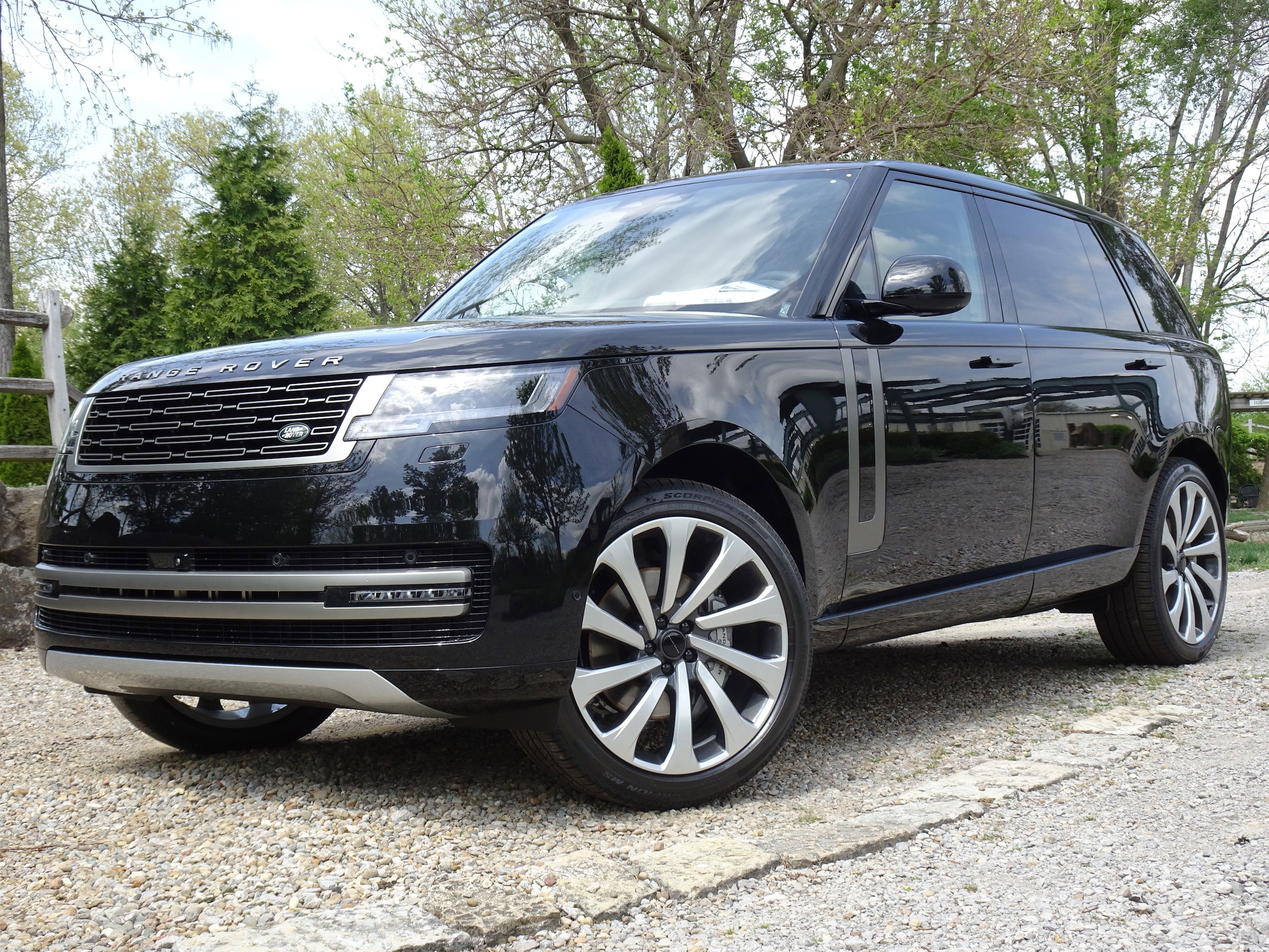 2026 Land Rover Range Rover 3.0 SE LWB 7's photo
