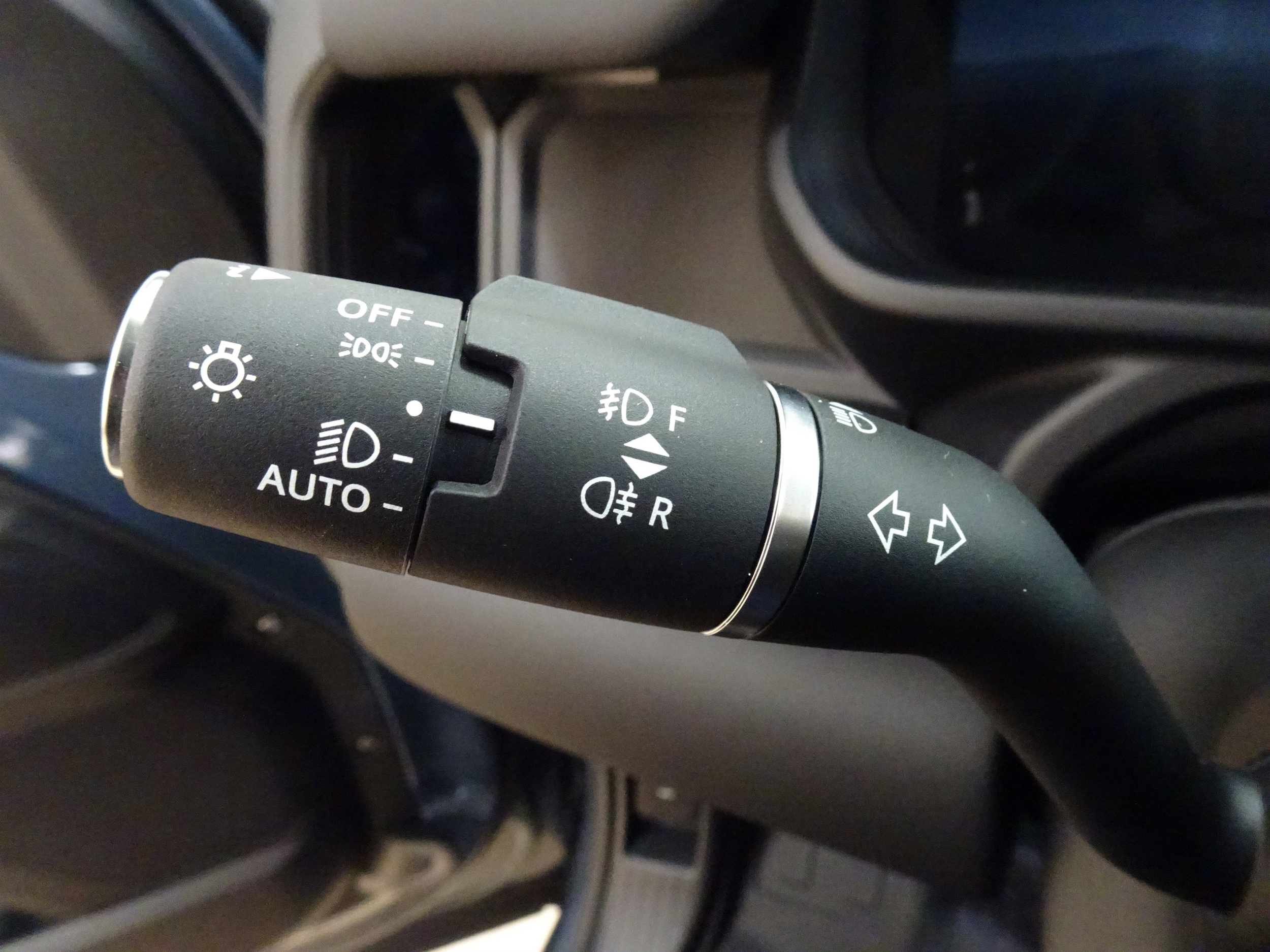 2026 Land Rover Defender S - Photo 30