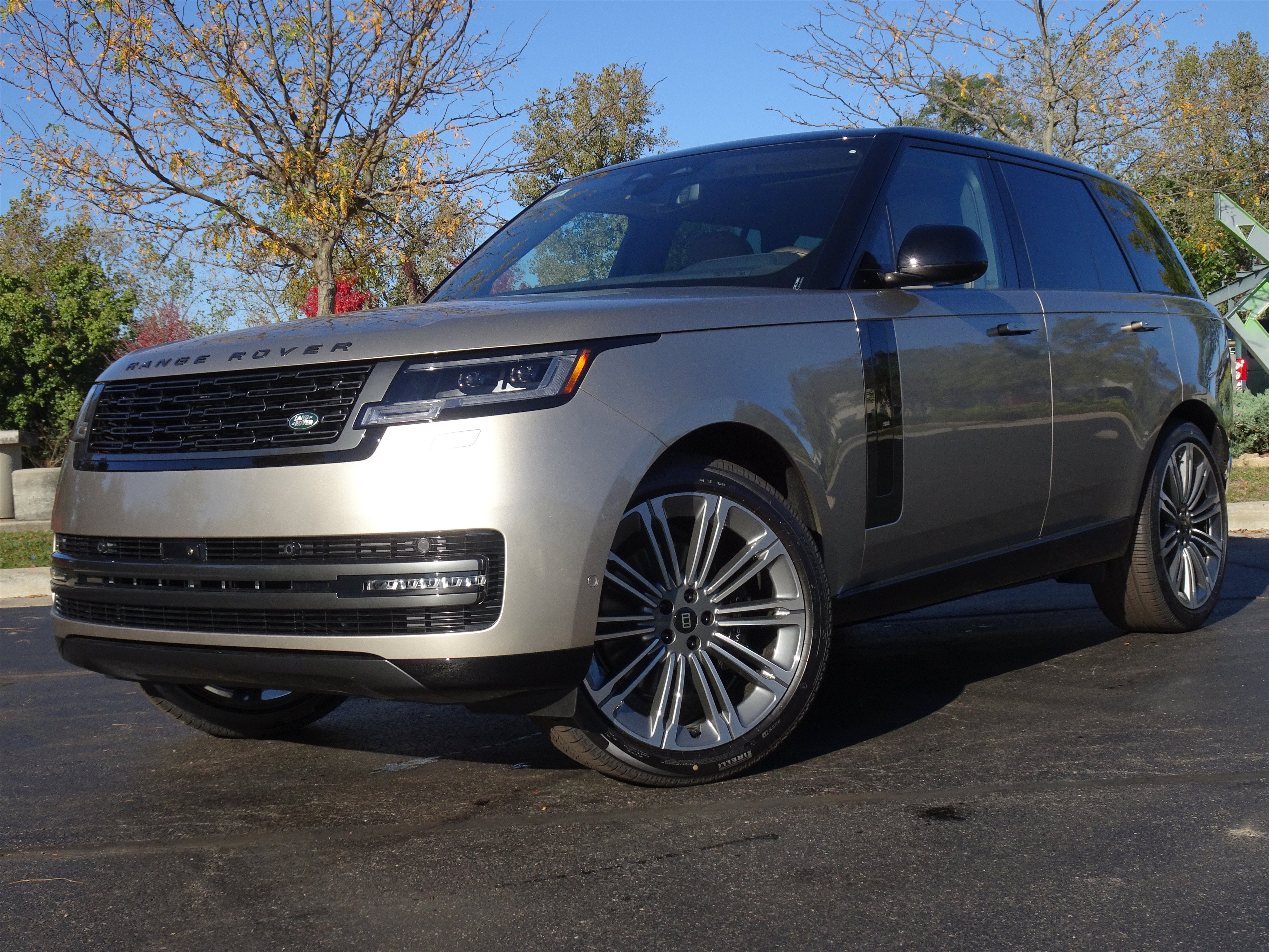 2027 Land Rover Range Rover SE SUV