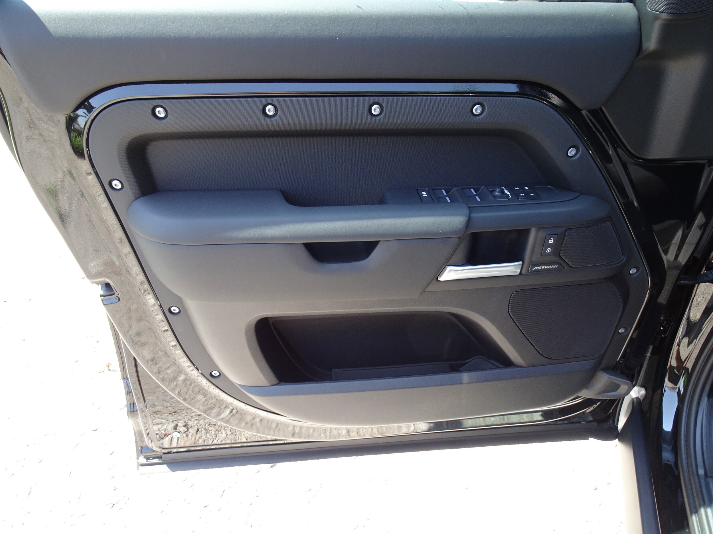 2025 Land Rover Defender S - Photo 20