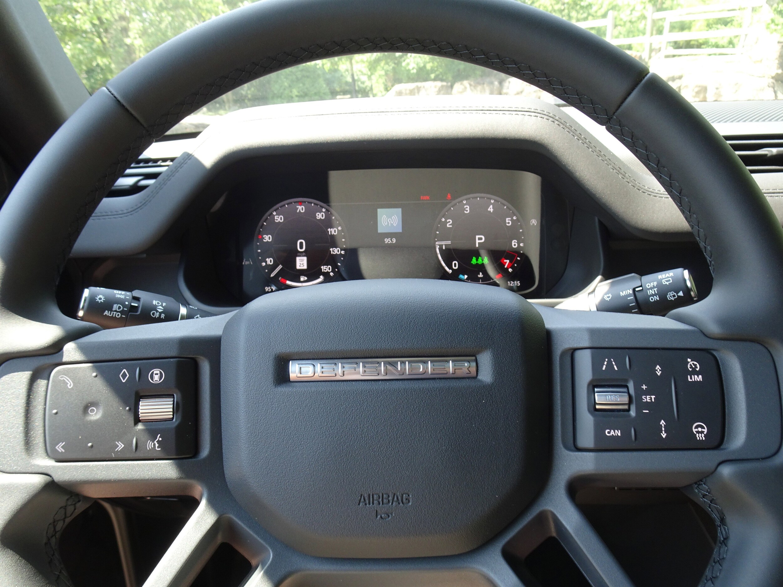 2025 Land Rover Defender S - Photo 17