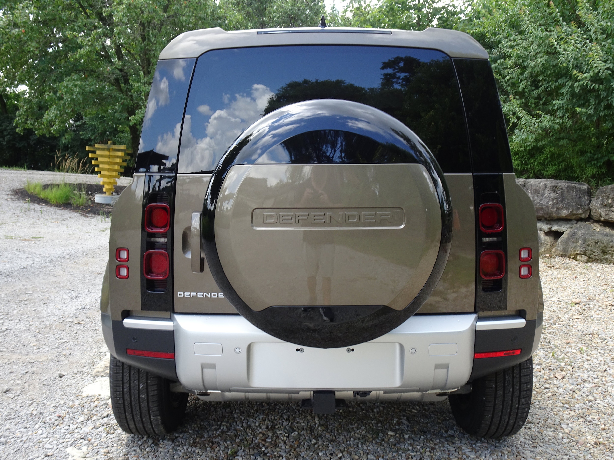 2025 Land Rover Defender S - Photo 11