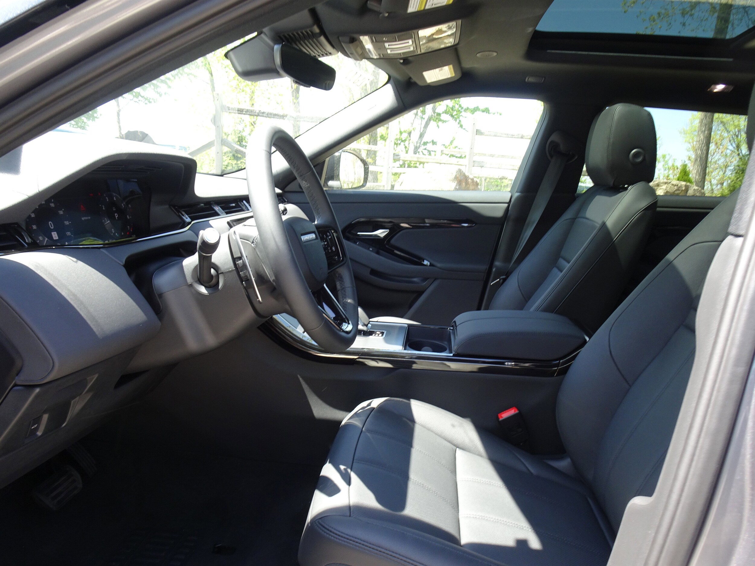 2026 Land Rover Range Rover Evoque S photo 2