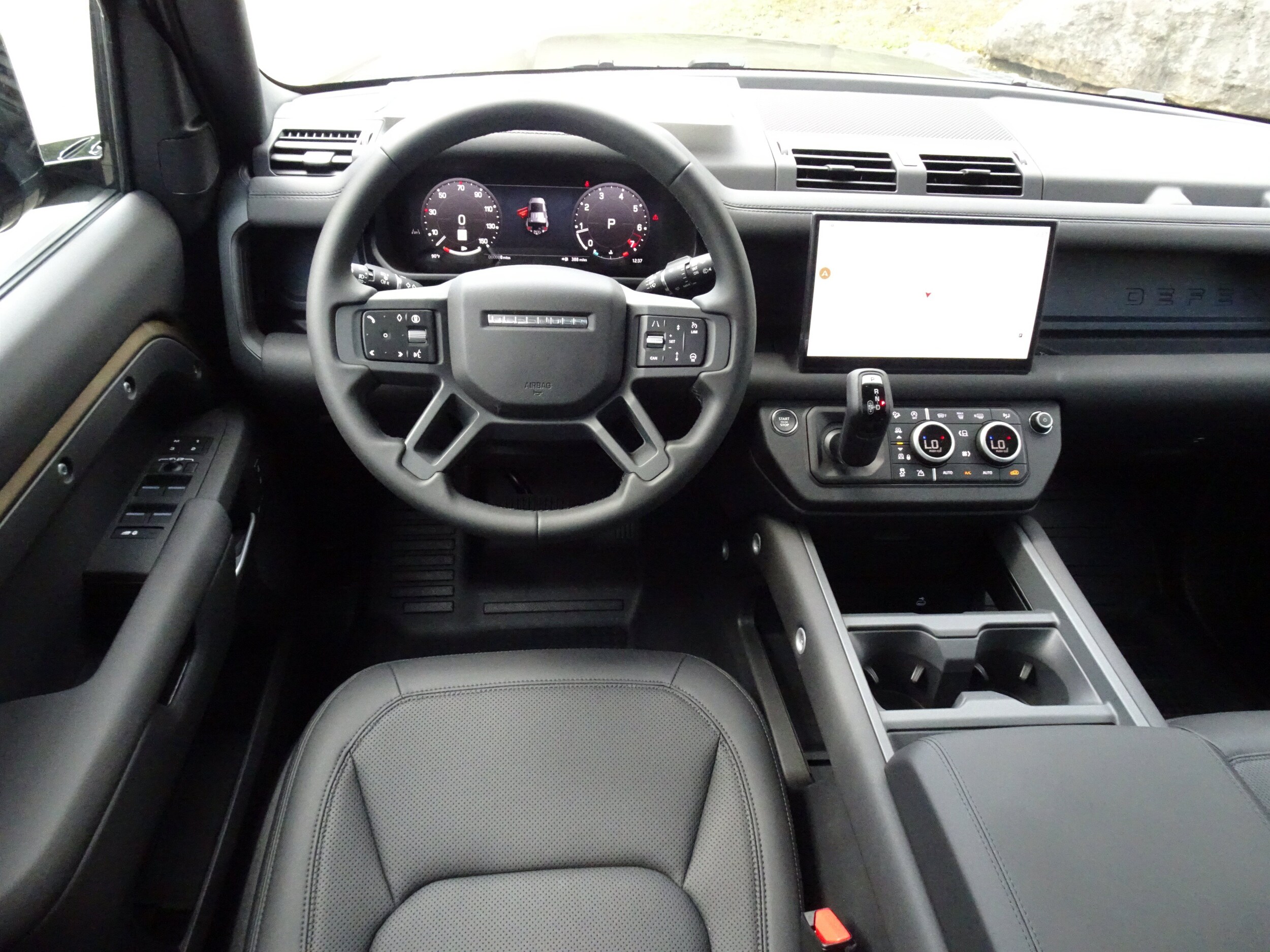 2025 Land Rover Defender S - Photo 20