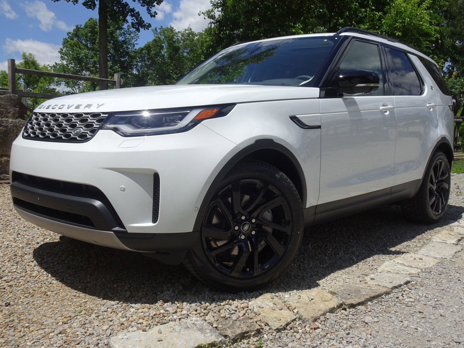 2024 Land Rover Discovery P300 S