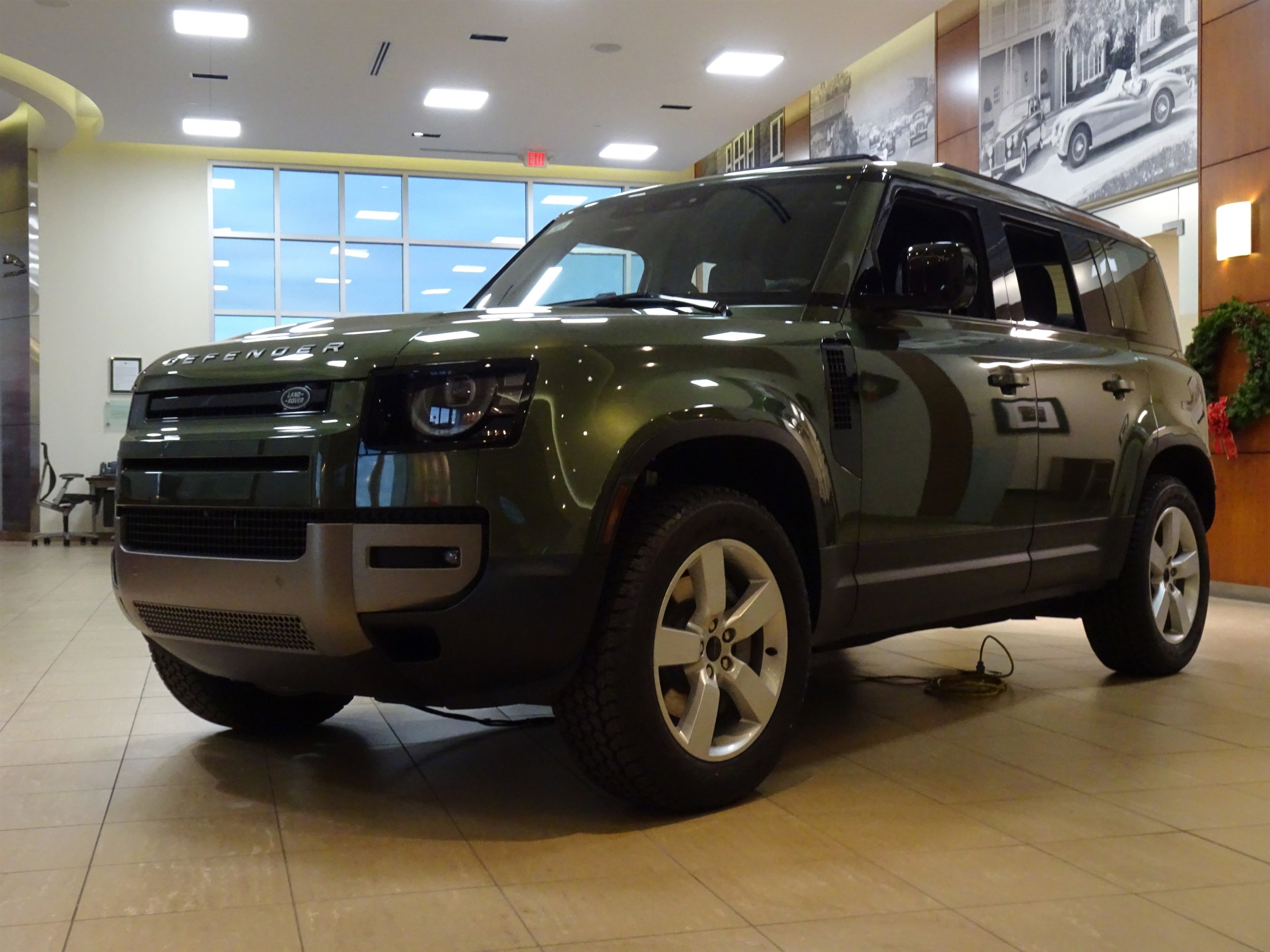 2026 Land Rover Defender S's photo