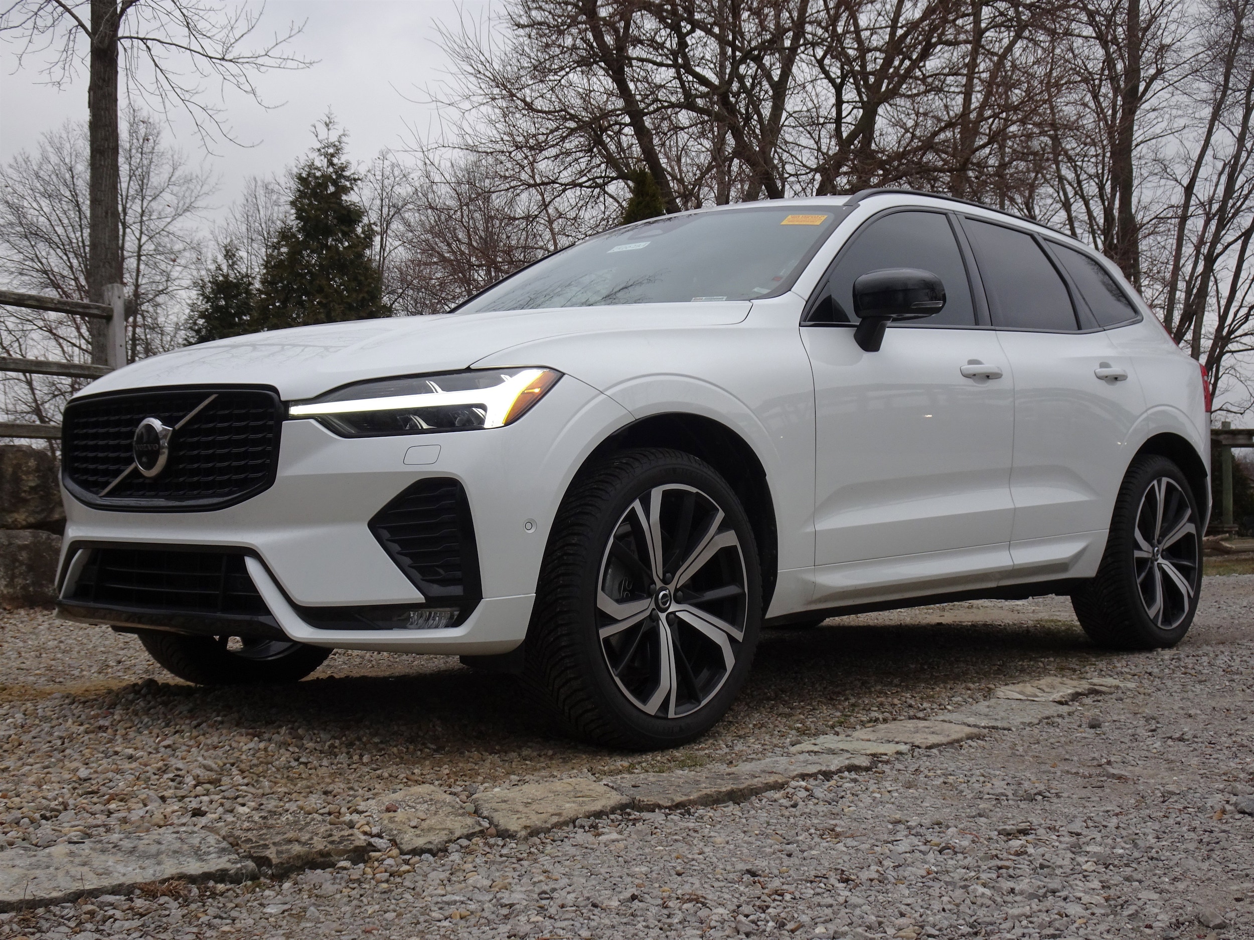 2022 Volvo XC60 R-Design