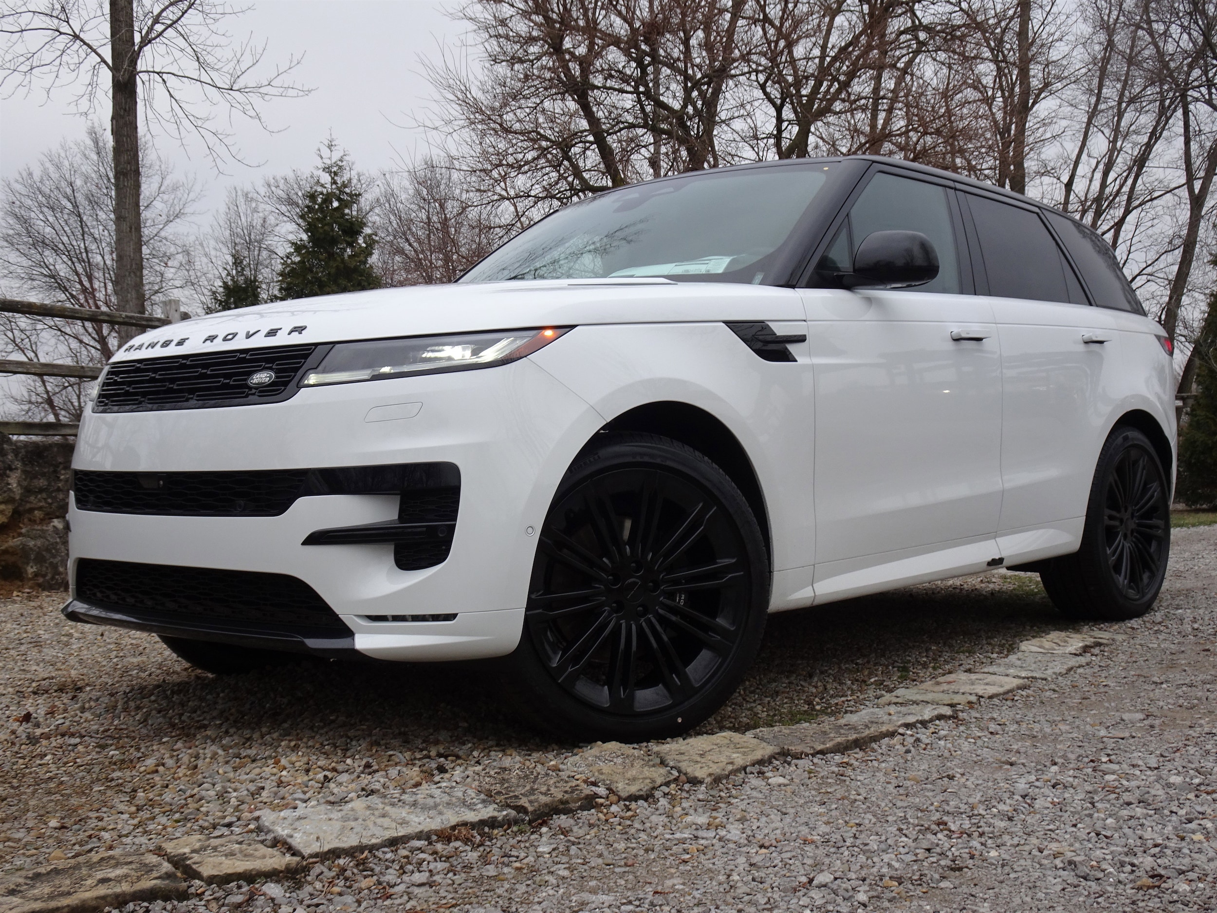 2026 Land Rover Range Rover Sport Dynamic SE's photo