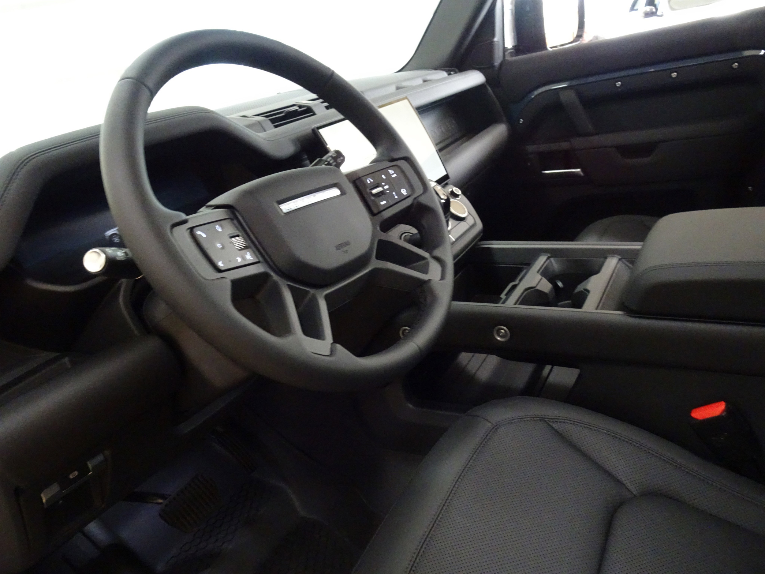 2026 Land Rover Defender S - Photo 17