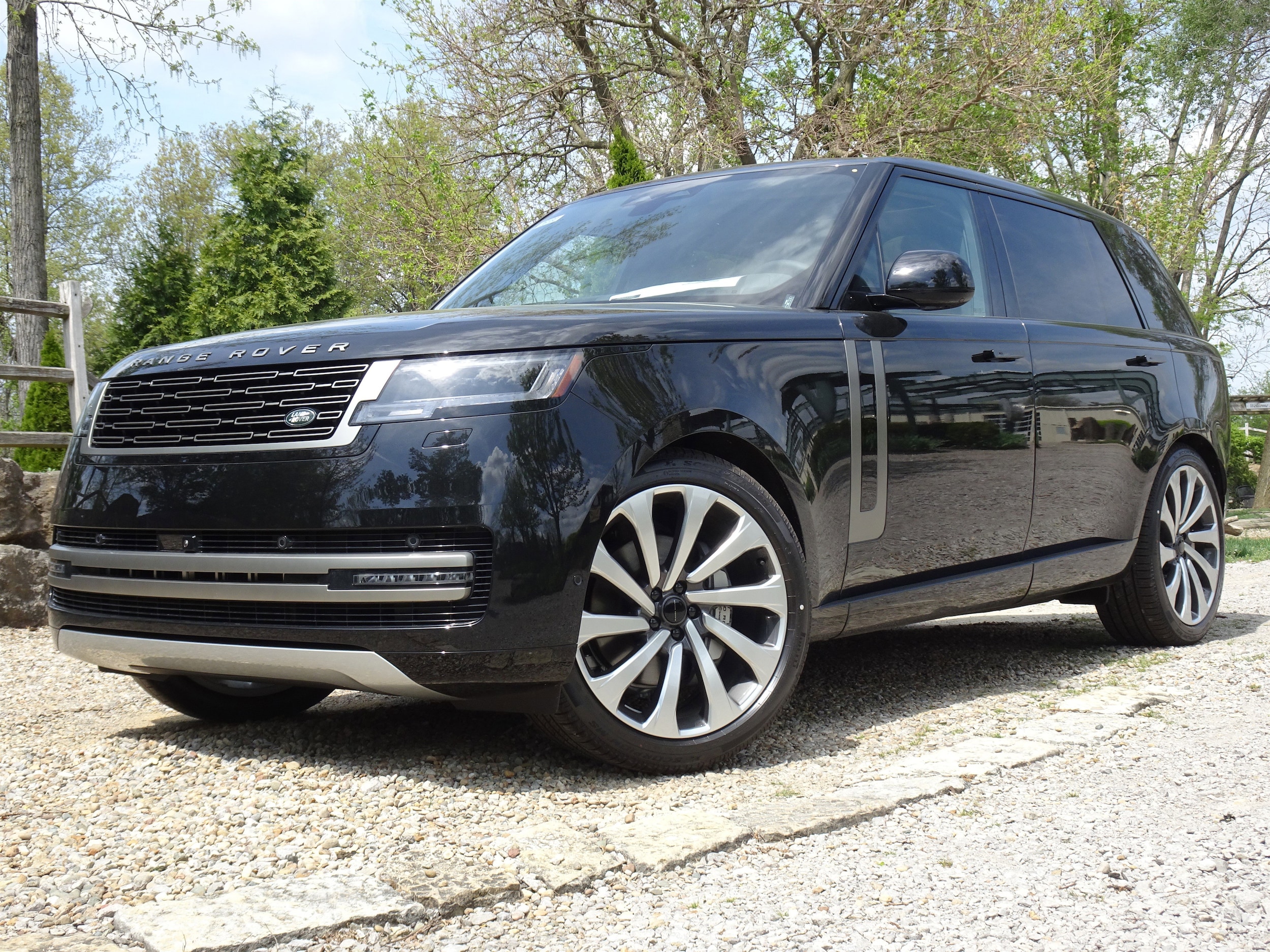 2026 Land Rover Range Rover 3.0 SE LWB 7's photo