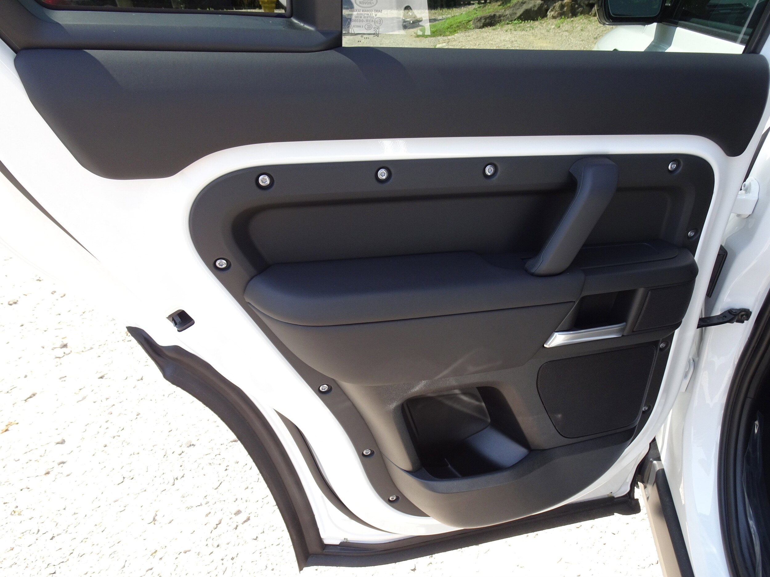 2025 Land Rover Defender S - Photo 12