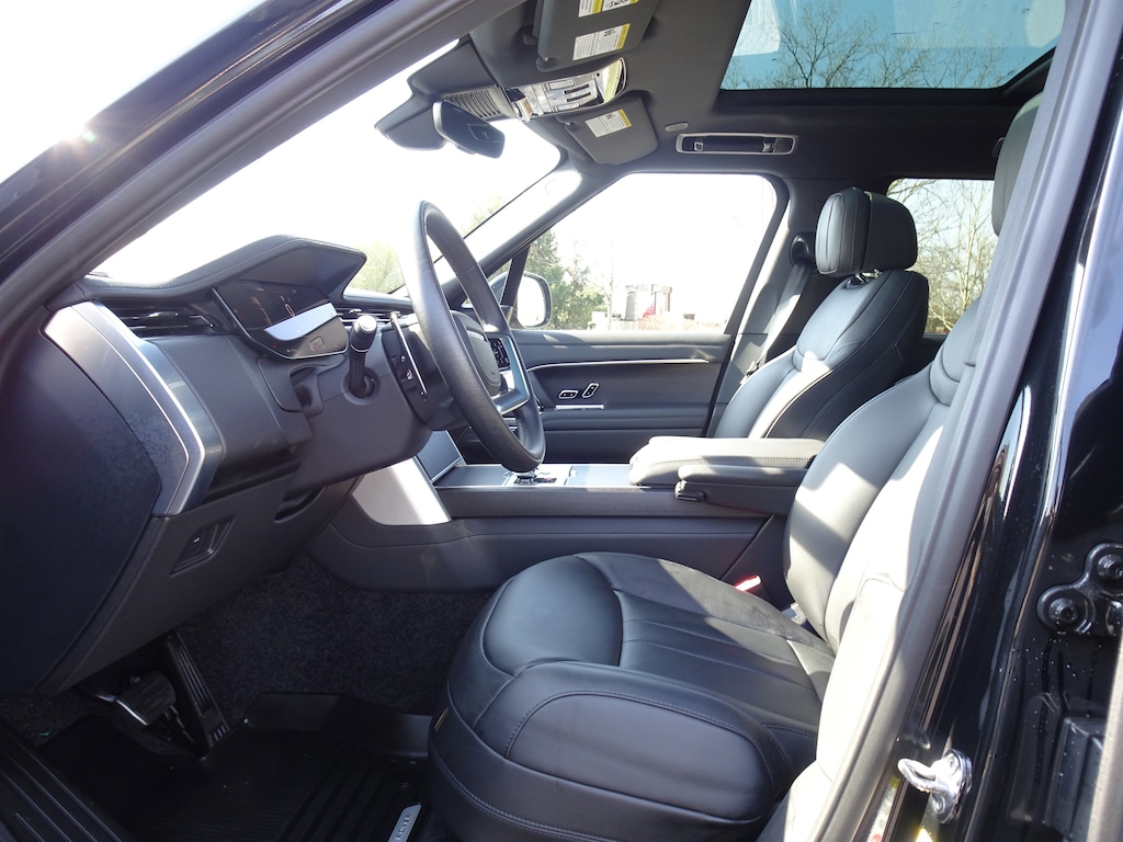 Certified 2025 Land Rover Range Rover P530 SE SUV