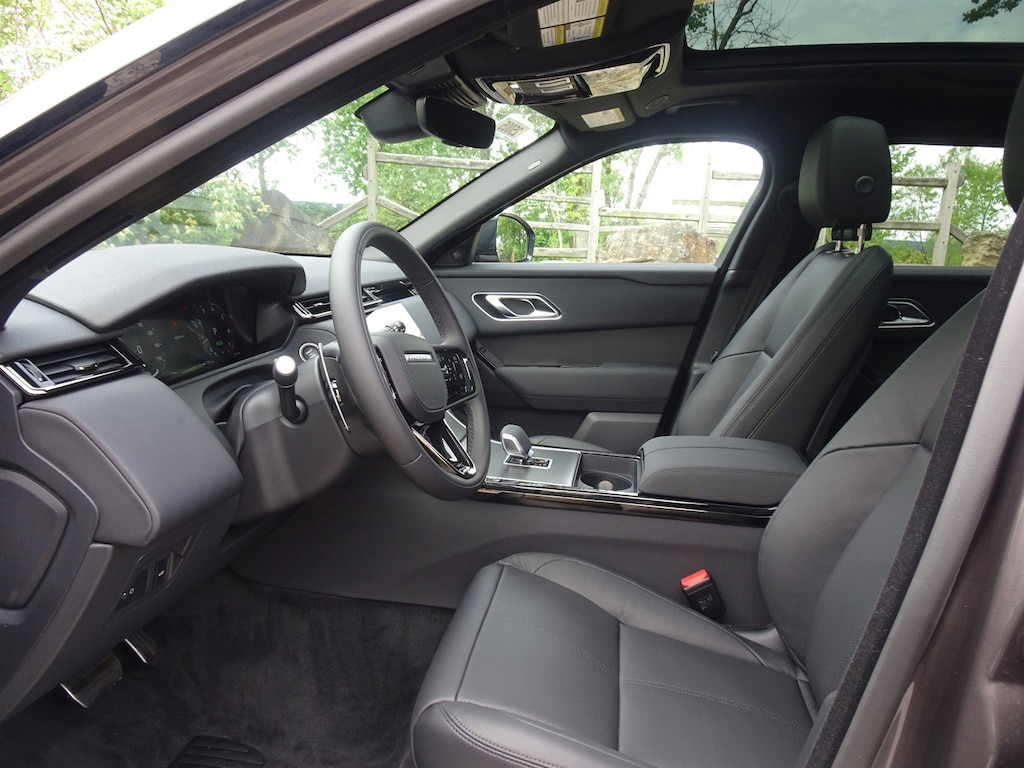 New 2025 Land Rover Range Rover Velar Dynamic SE SUV