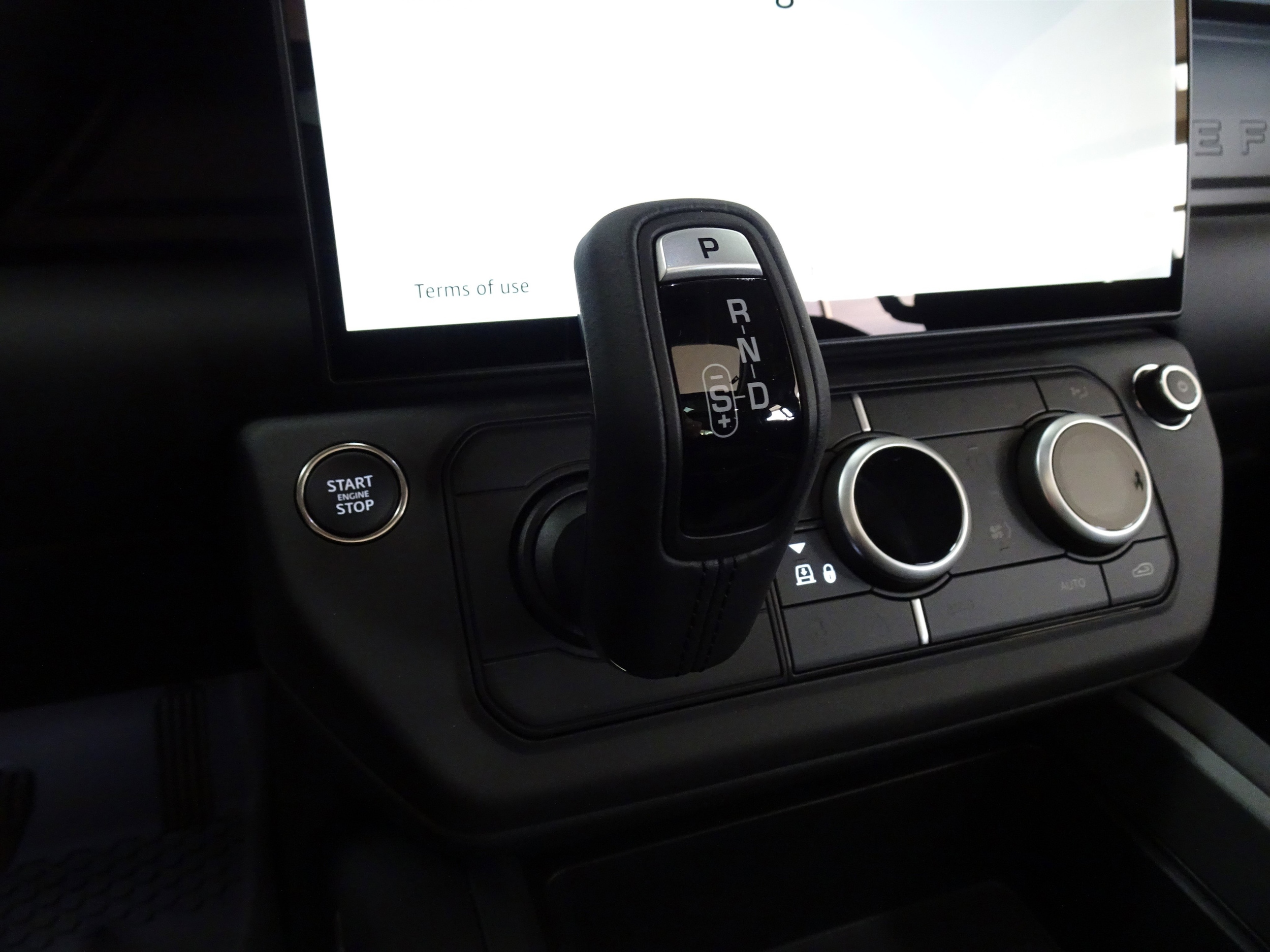 2026 Land Rover Defender S - Photo 22