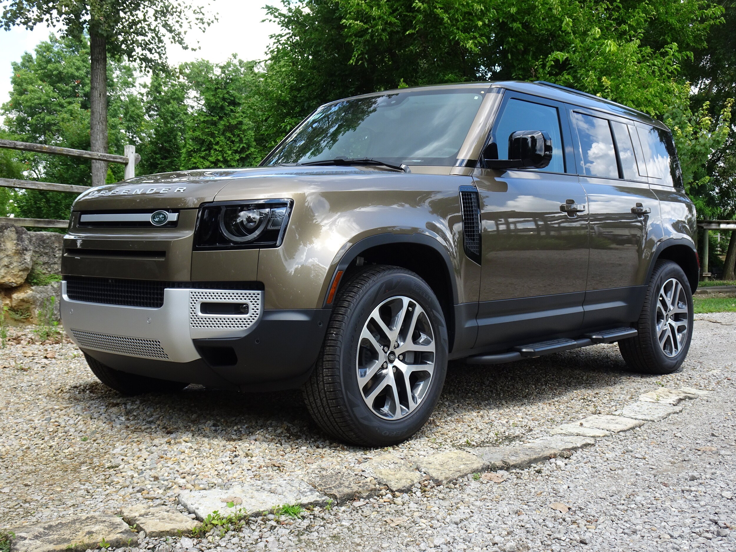 2025 Land Rover Defender S - Photo 8