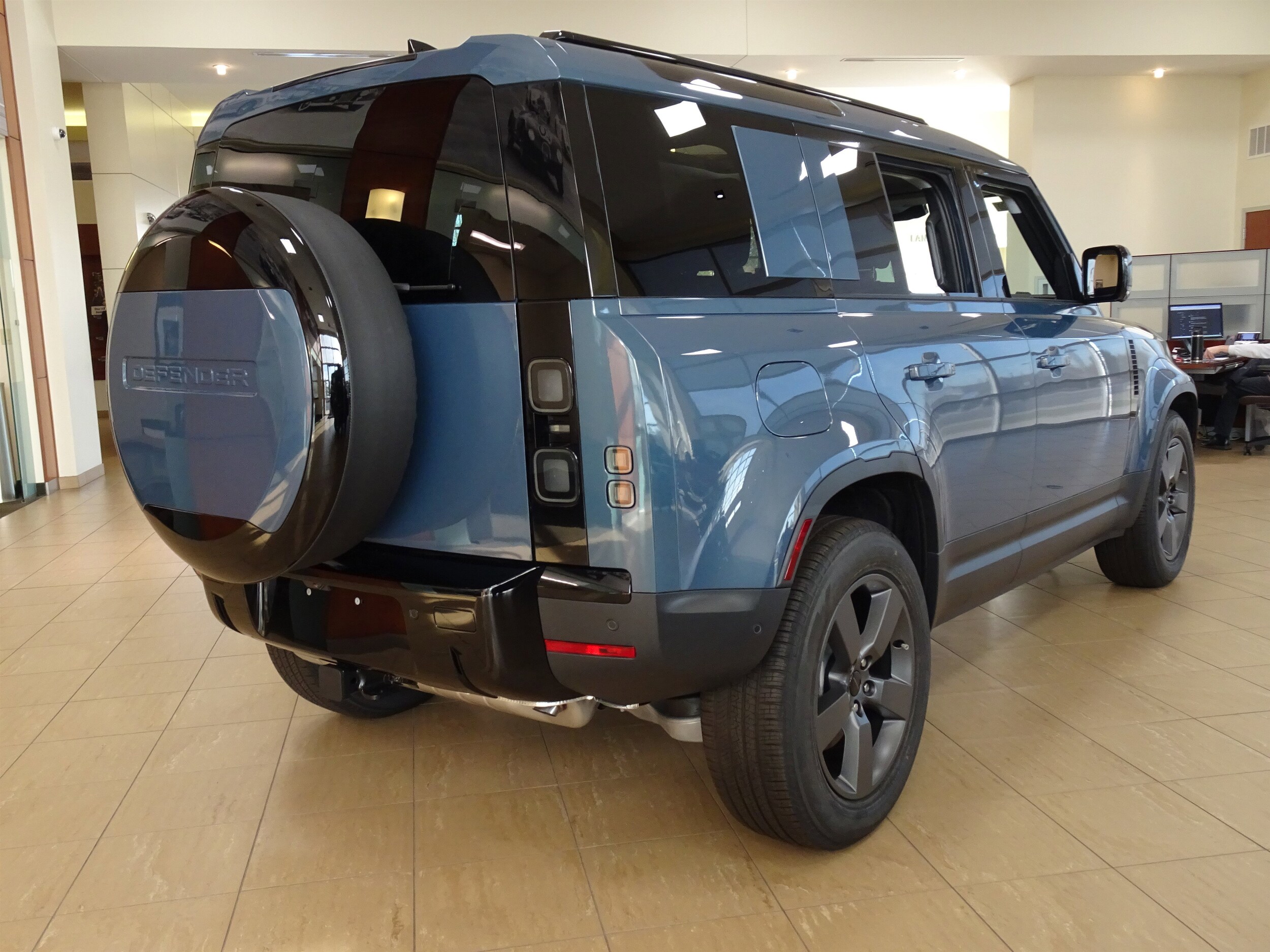 2026 Land Rover Defender S - Photo 11