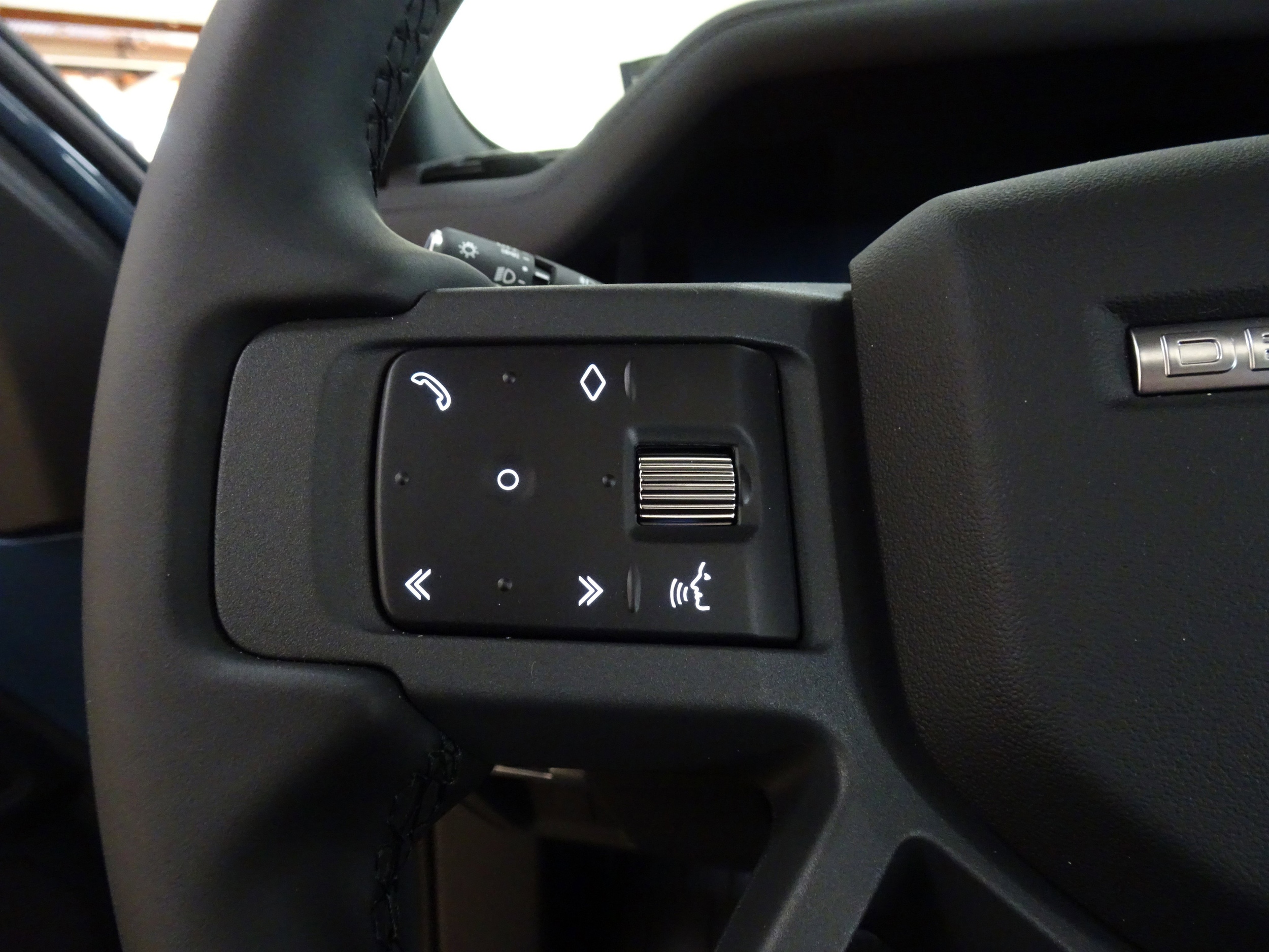 2026 Land Rover Defender S - Photo 25