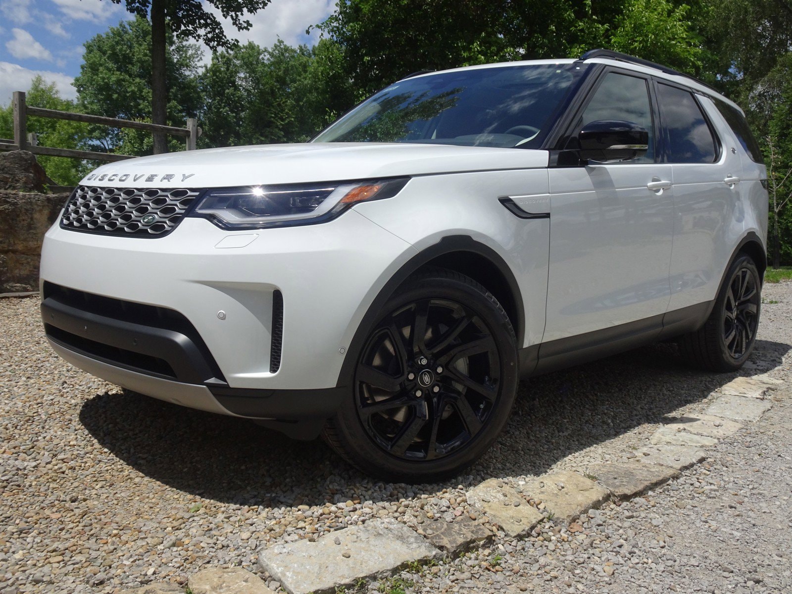2024 Land Rover Discovery P300 S