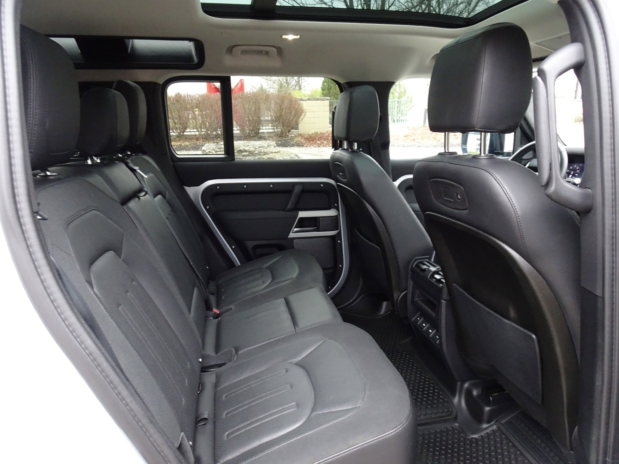 2020 Land Rover Defender SE - Photo 23