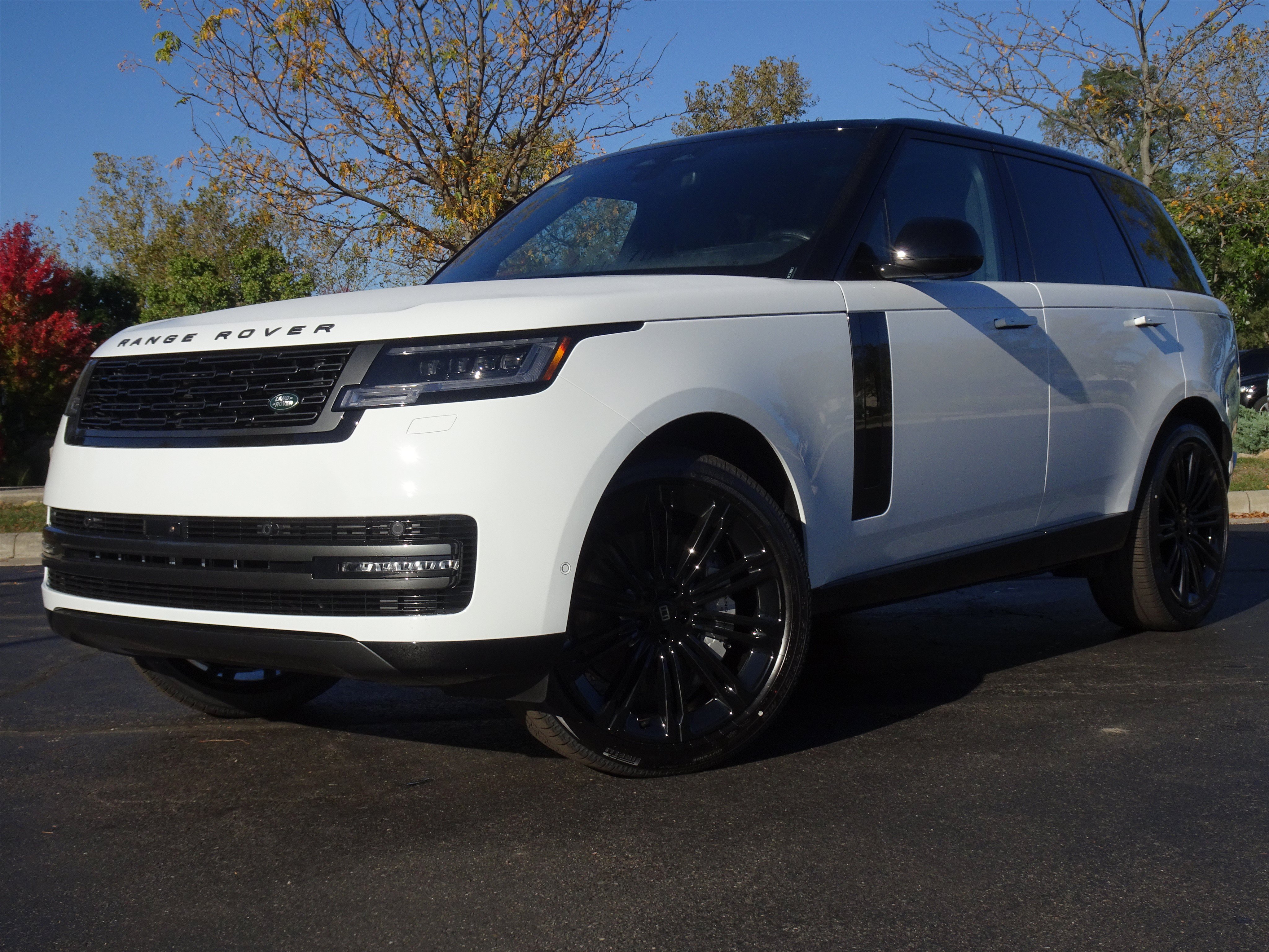 2027 Land Rover Range Rover SE SUV