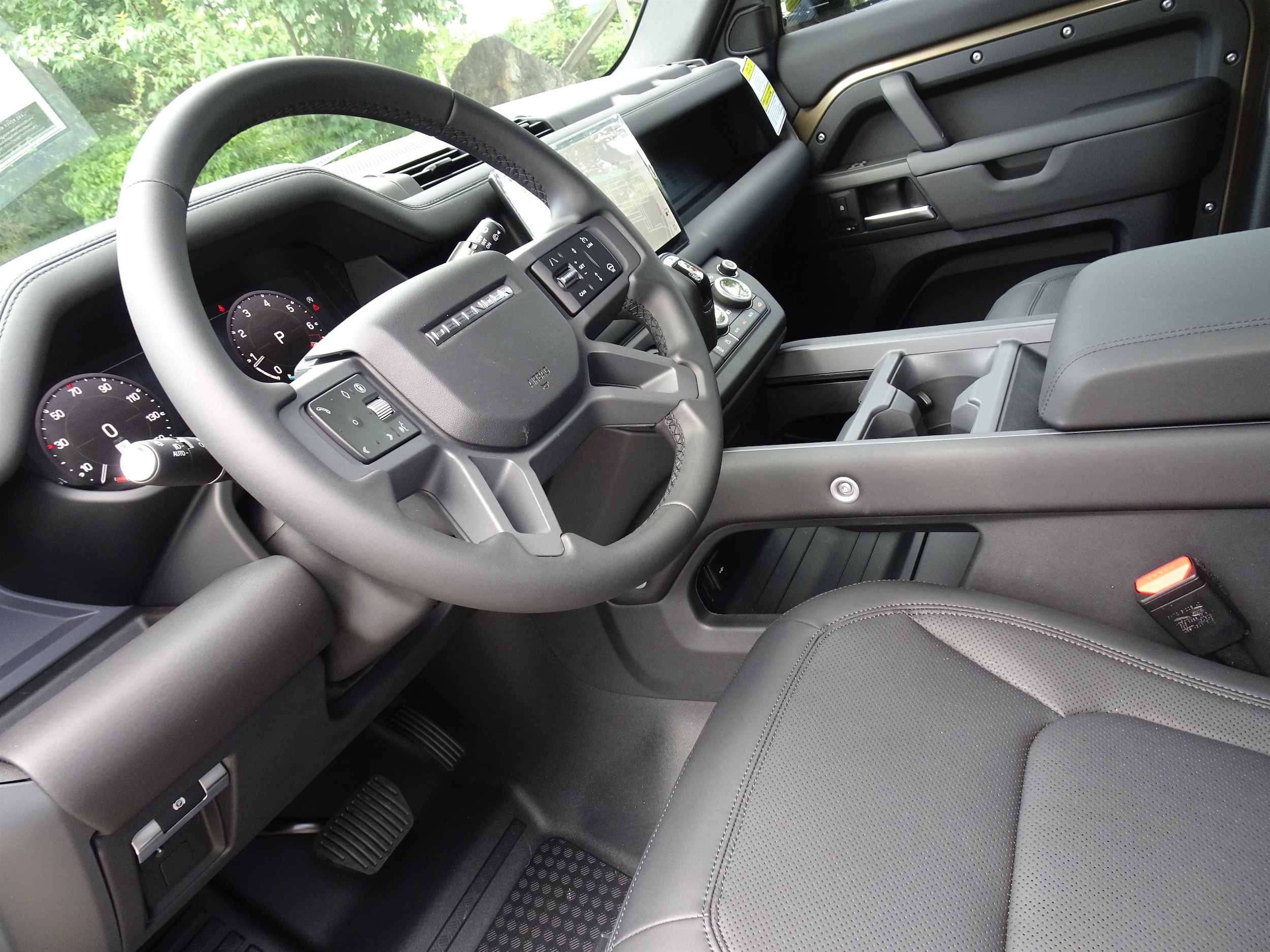 2025 Land Rover Defender S - Photo 18
