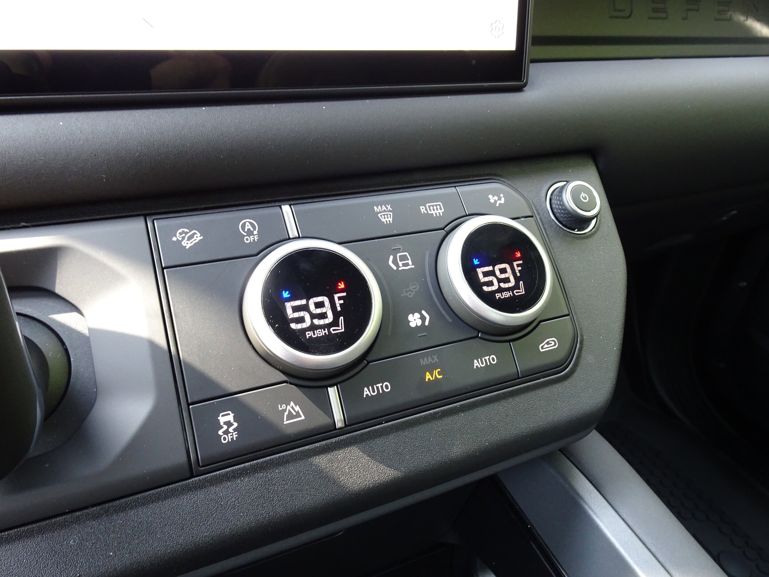 2025 Land Rover Defender S - Photo 26