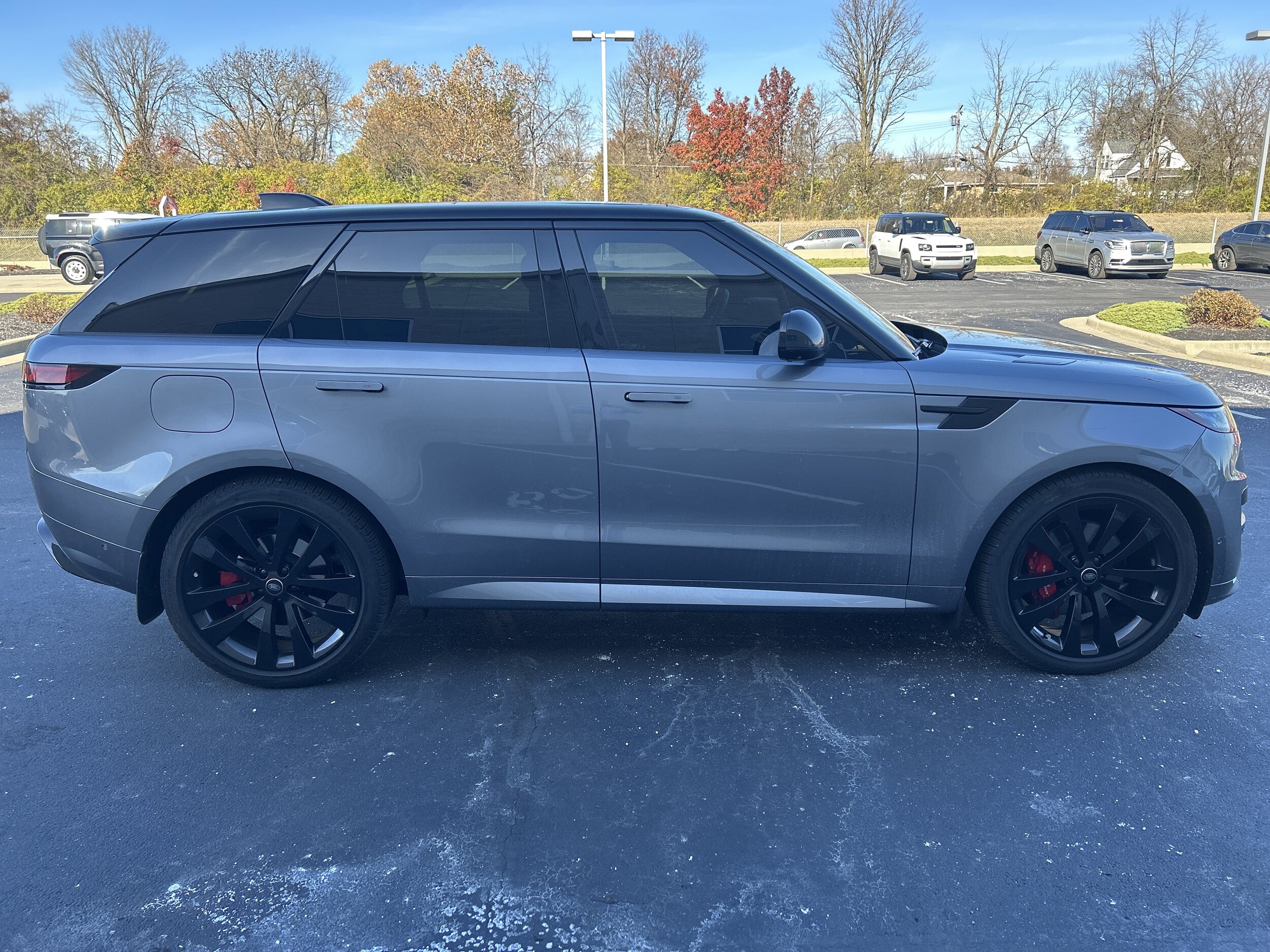 2024 Land Rover Range Rover Sport SE photo 3