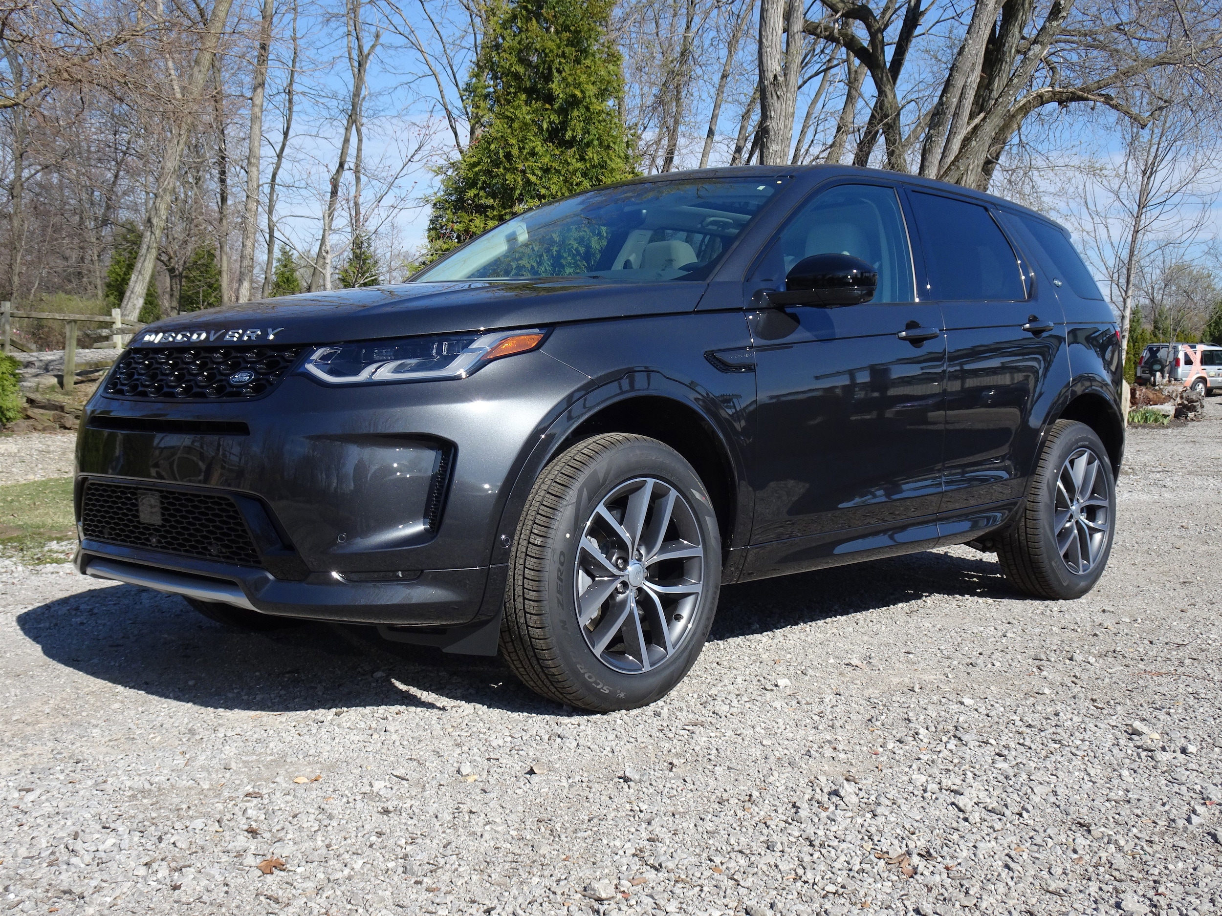 2025 Land Rover Discovery Sport S photo 2