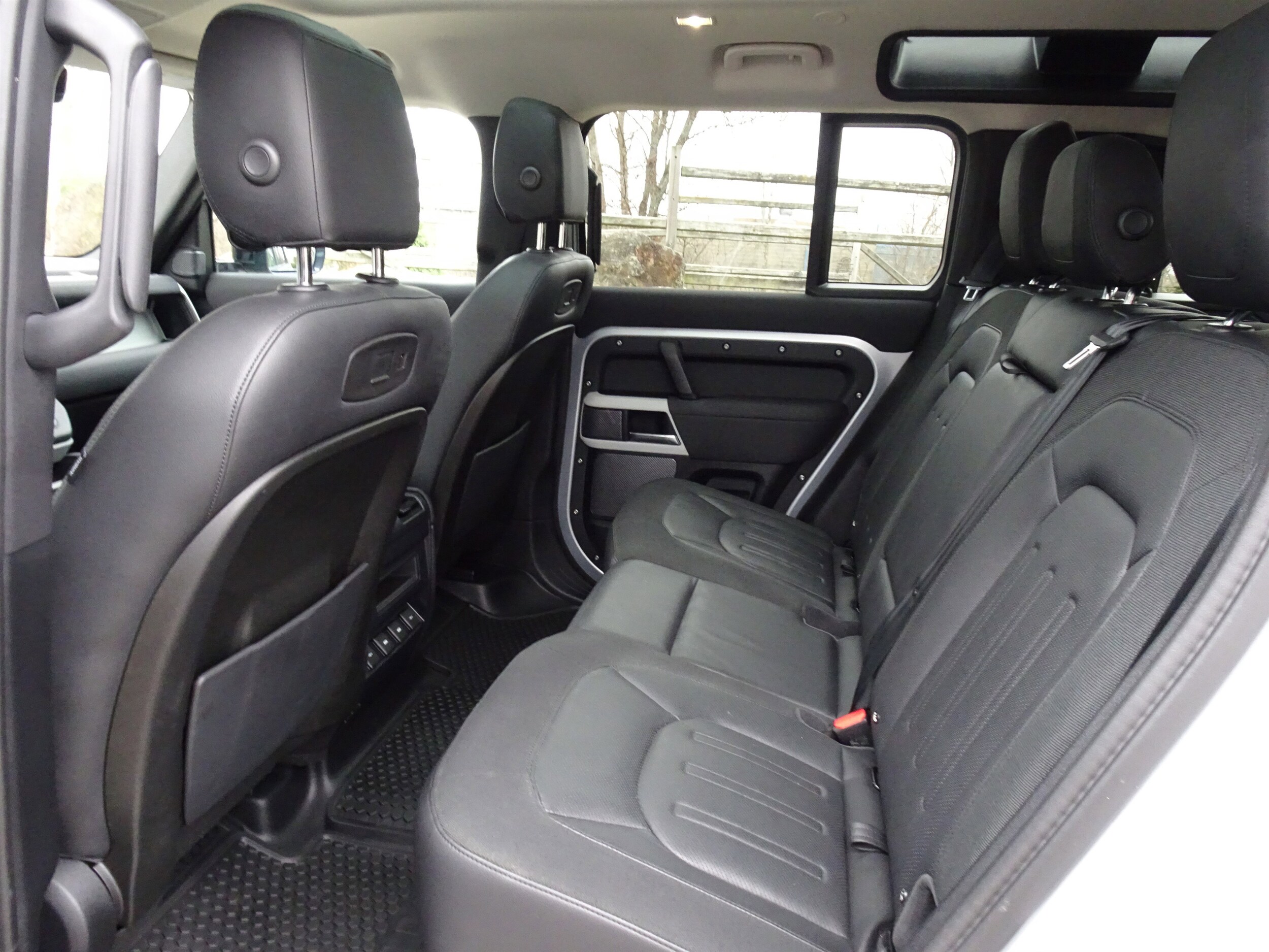 2020 Land Rover Defender SE - Photo 20