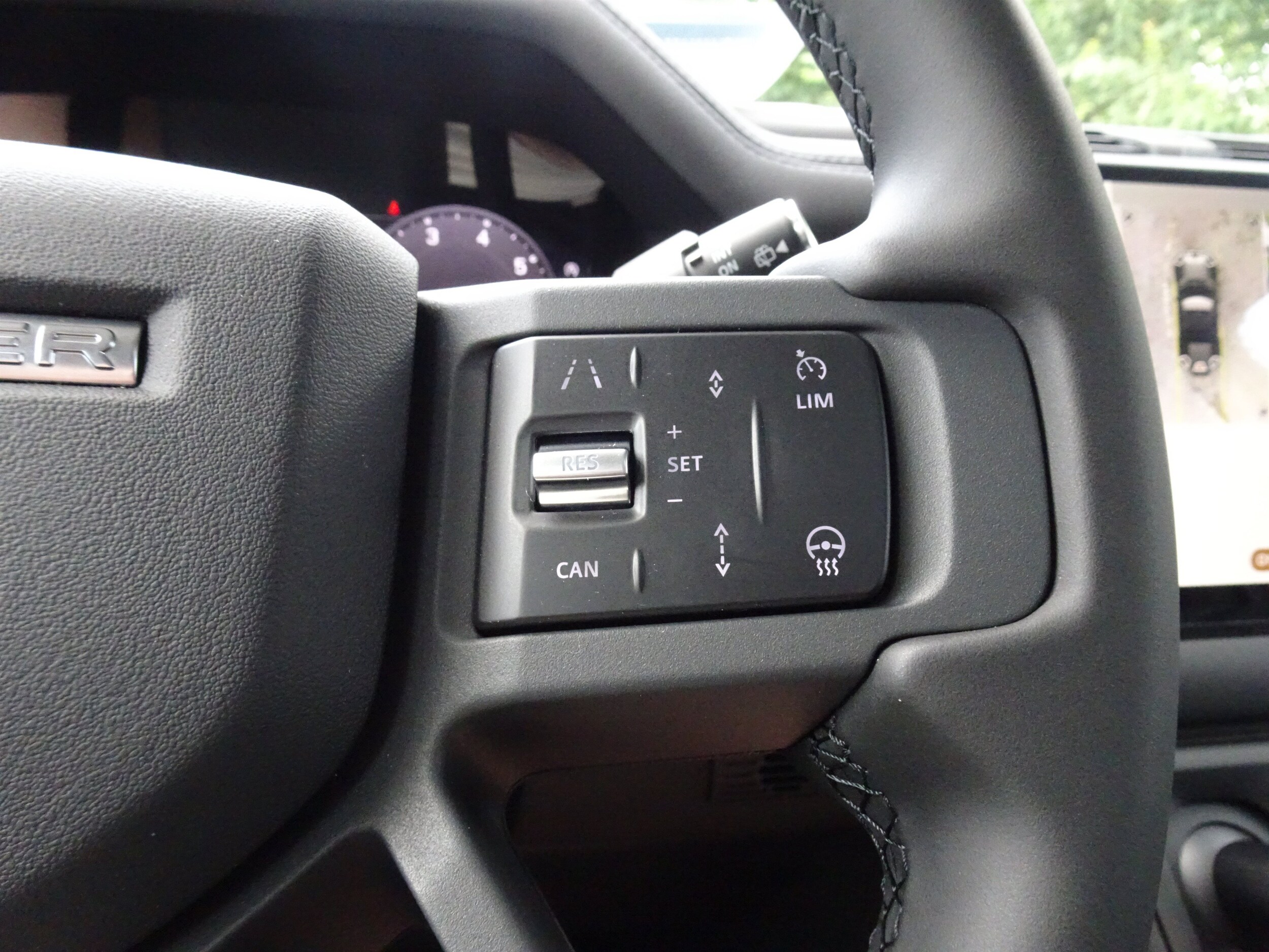 2025 Land Rover Defender S - Photo 27