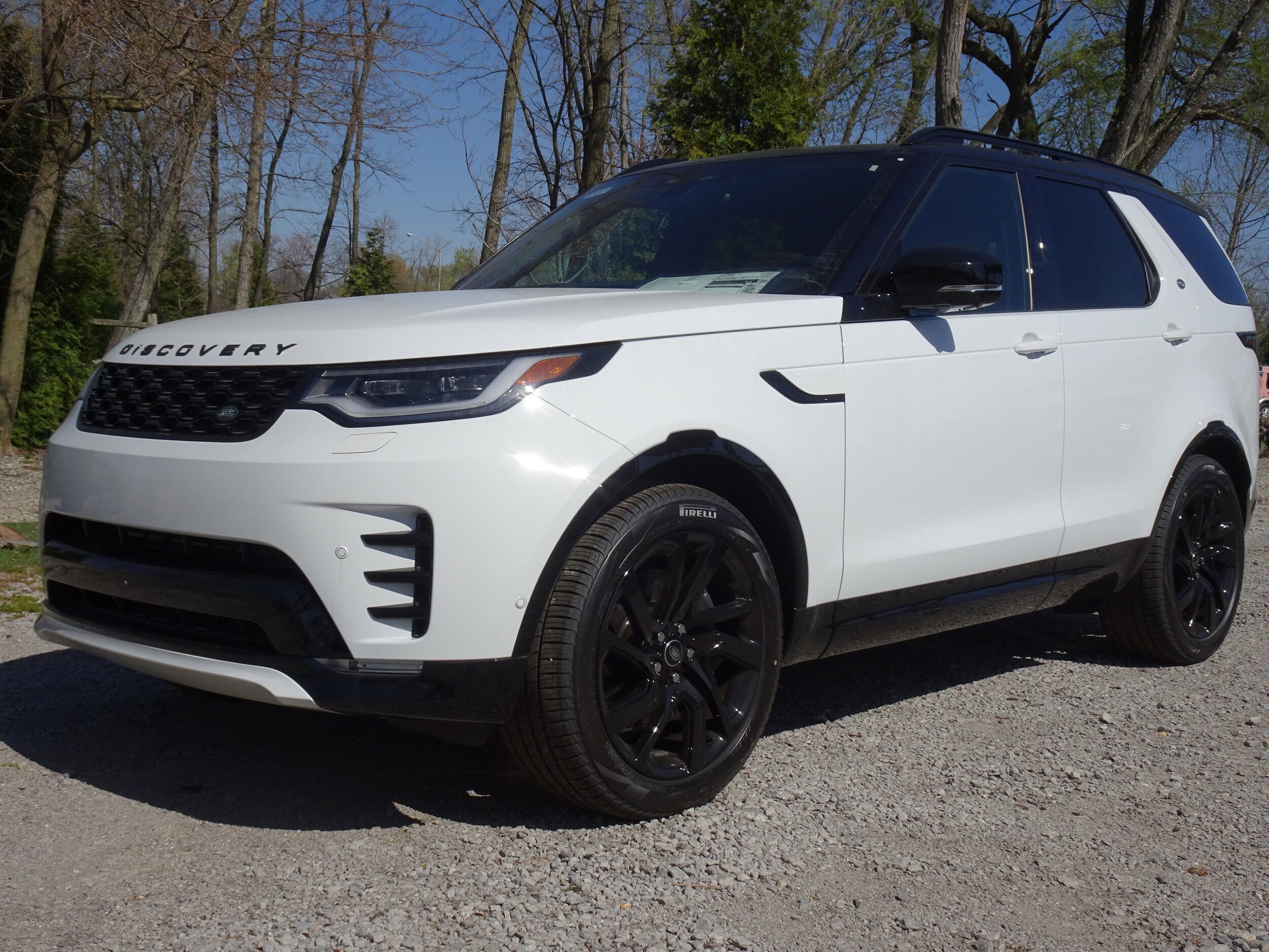 2025 Land Rover Discovery SE photo 2
