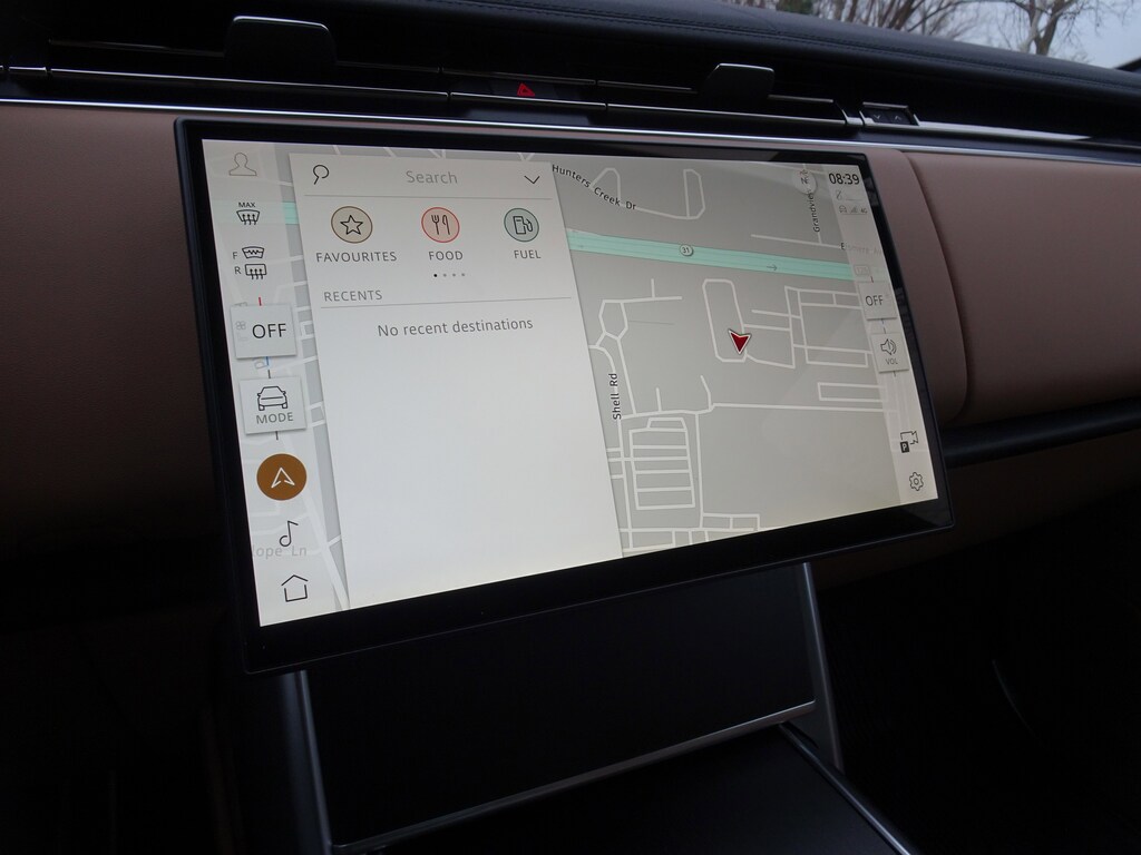 New 2025 Land Rover Range Rover SE P400 SE SWB