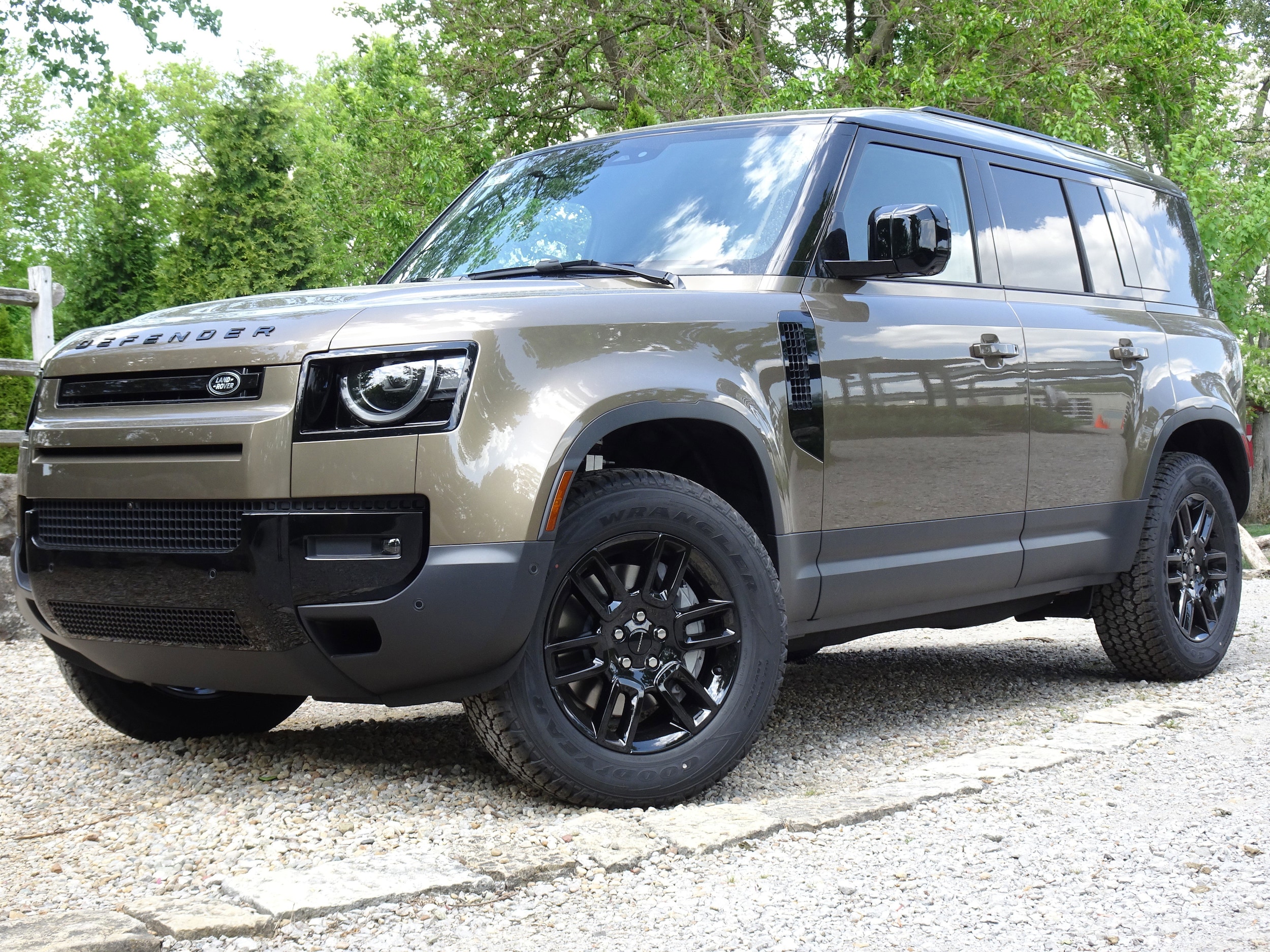 2026 Land Rover Defender 110 S P300's photo