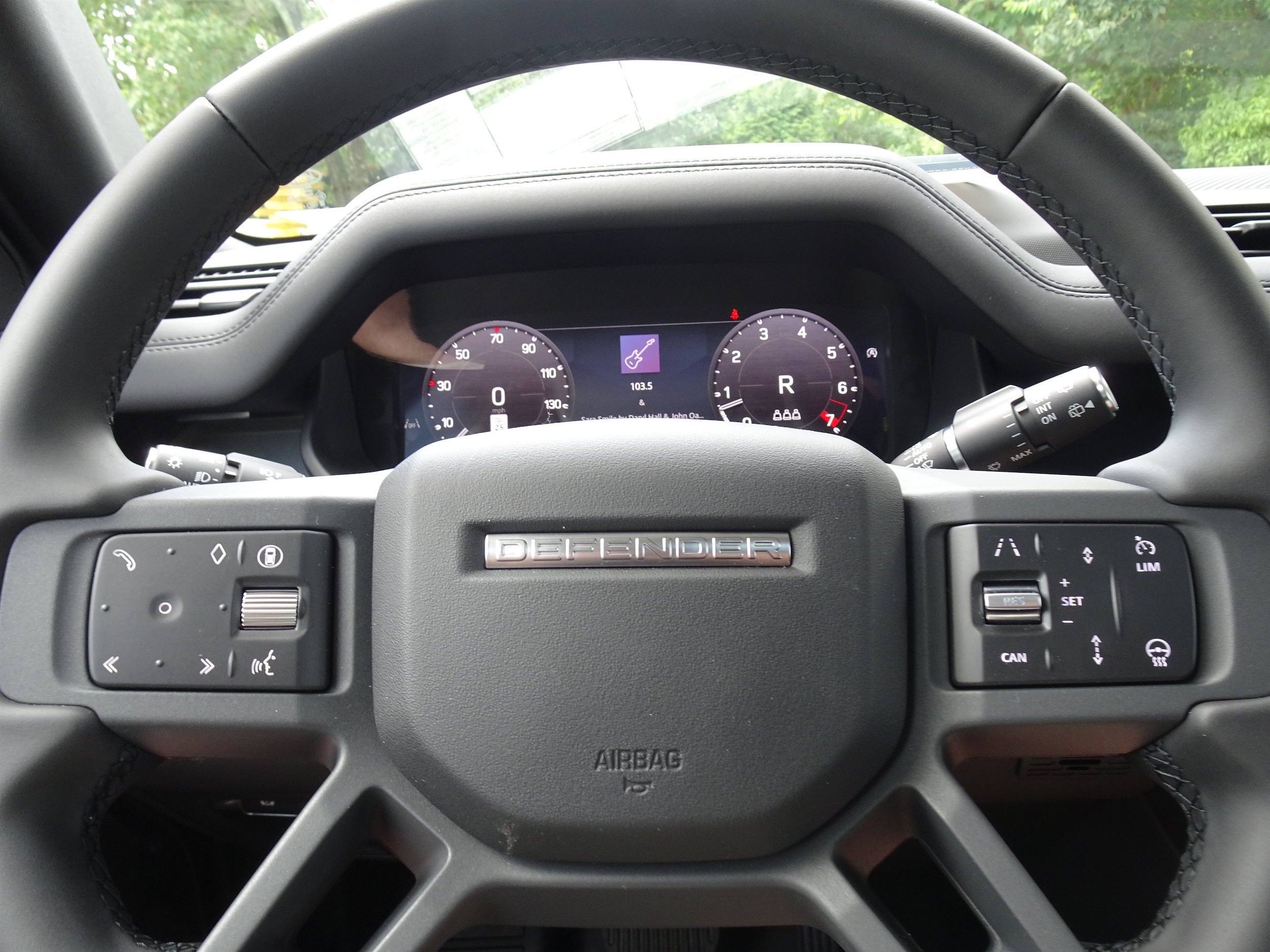 2025 Land Rover Defender S - Photo 25