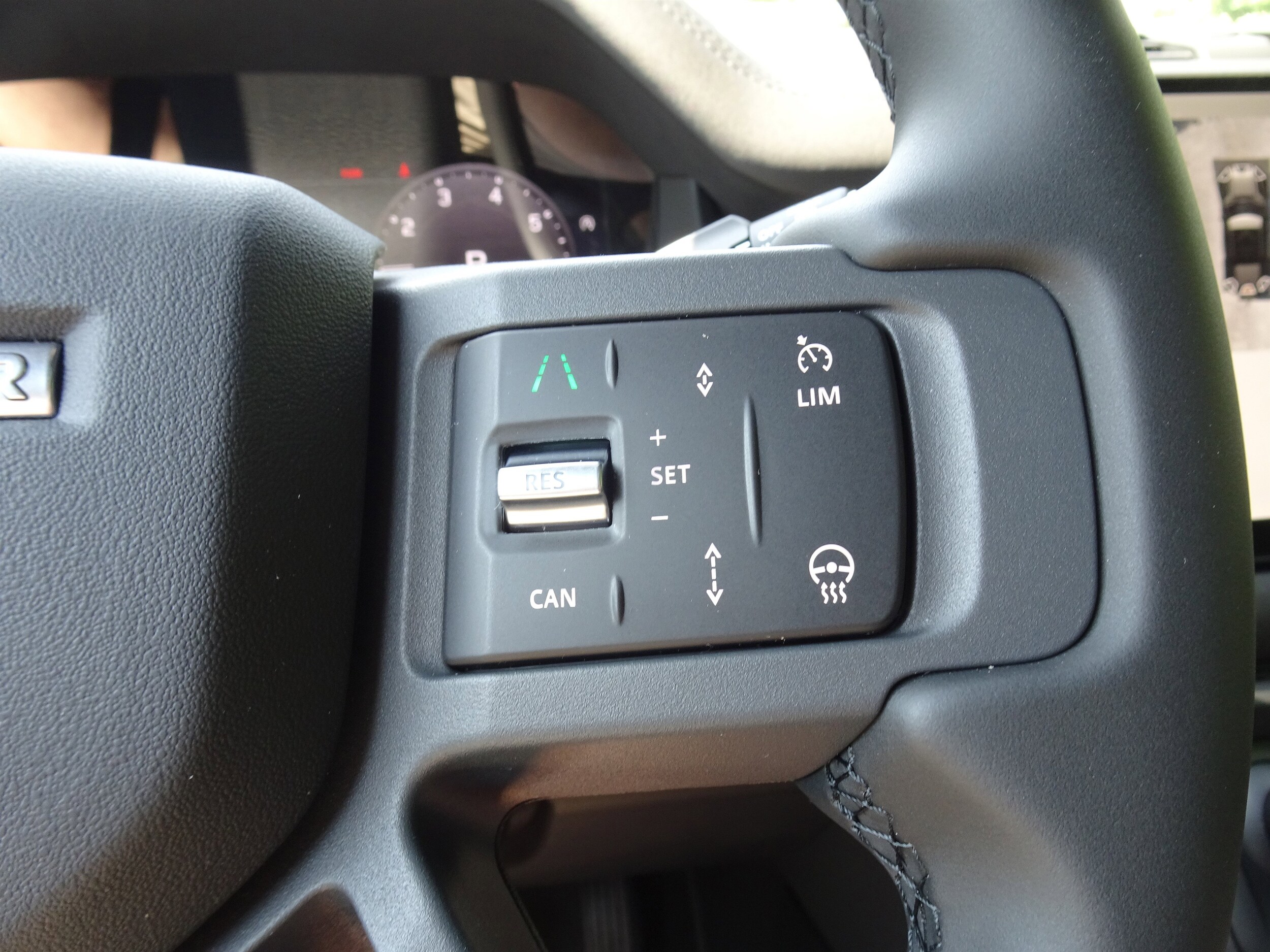 2025 Land Rover Defender S - Photo 29