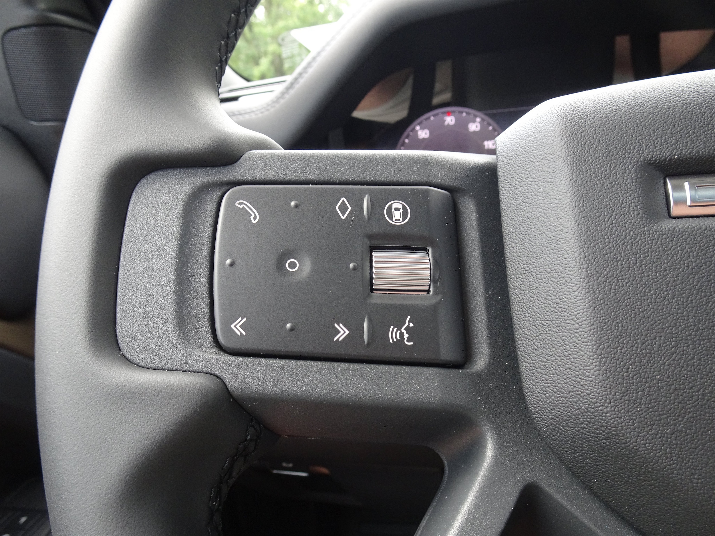 2025 Land Rover Defender S - Photo 26