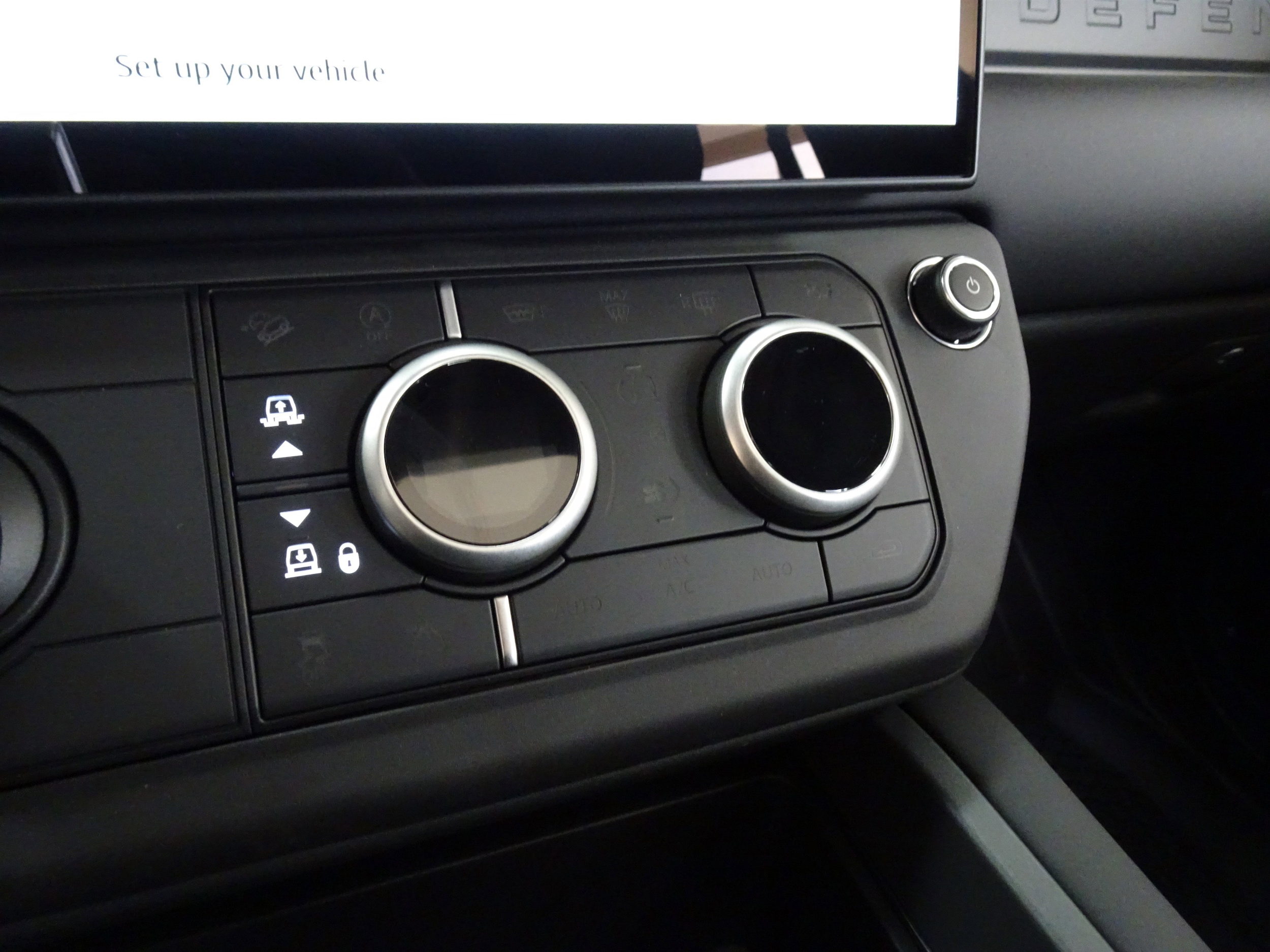 2026 Land Rover Defender S - Photo 23