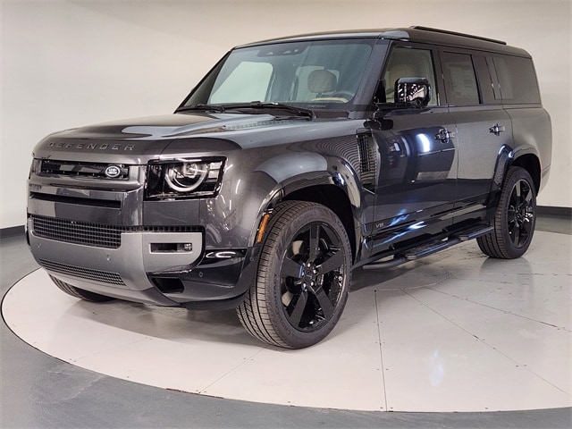 2026 Land Rover Defender V8's photo