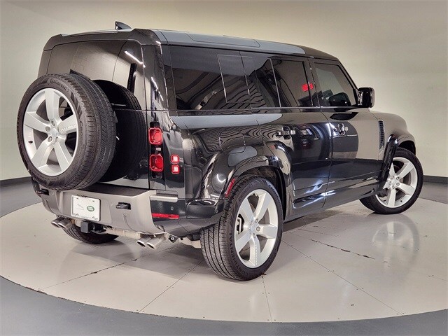 2025 Land Rover Defender 110 X-Dynamic SE photo 2