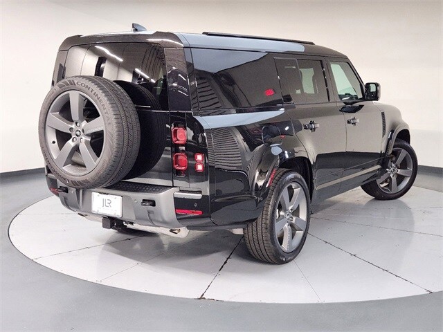 2024 Land Rover Defender 130 Outbound photo 2