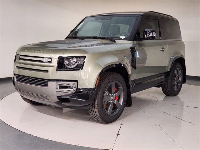 2025 Land Rover Defender X-Dynamic SE's photo