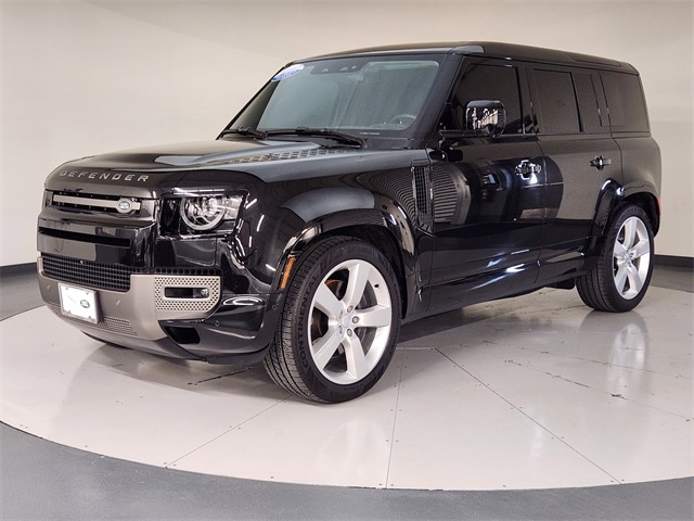 2025 Land Rover Defender X-Dynamic SE's photo